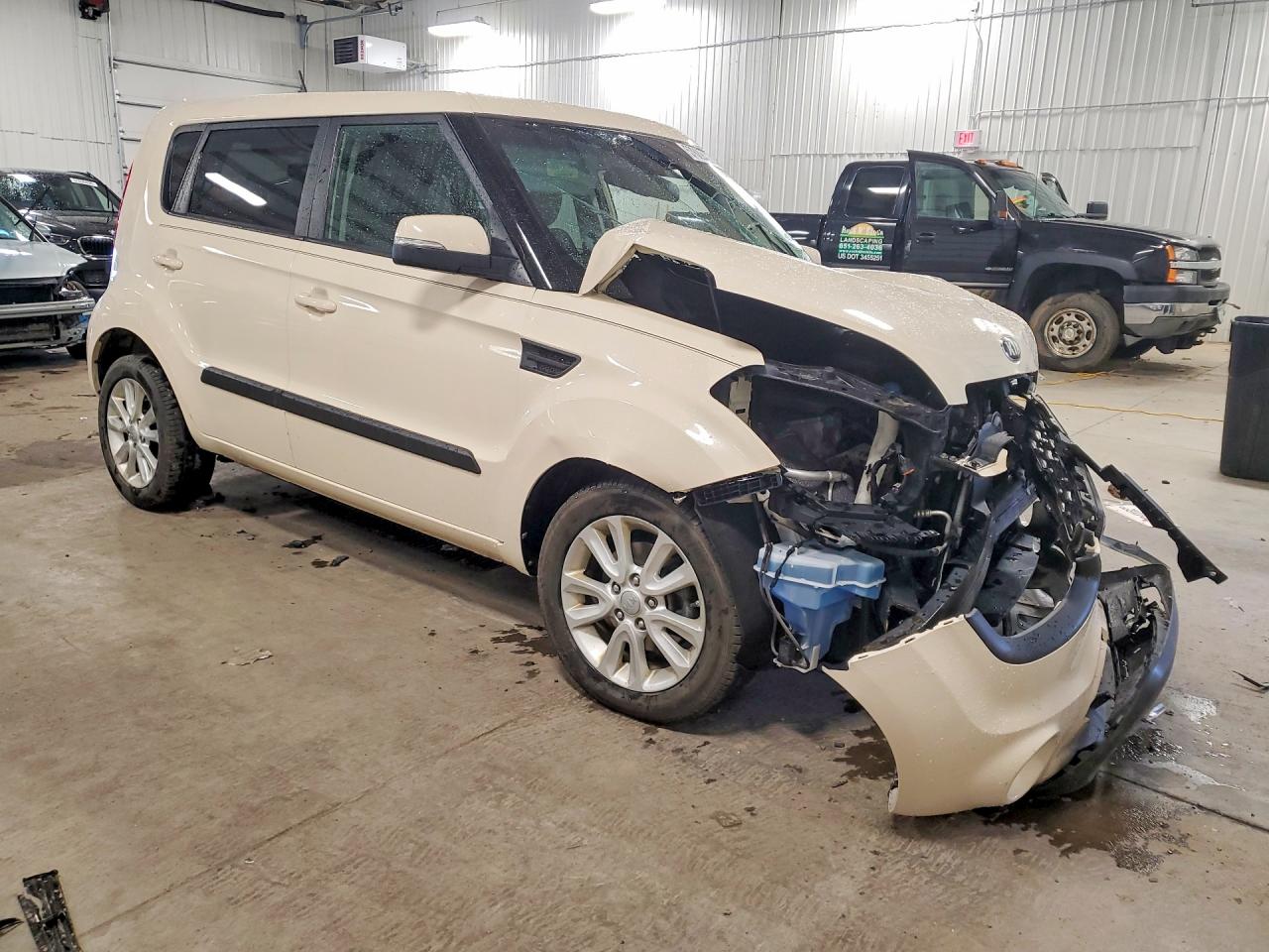 2013 Kia Soul + Cream vin: KNDJT2A60D7566618