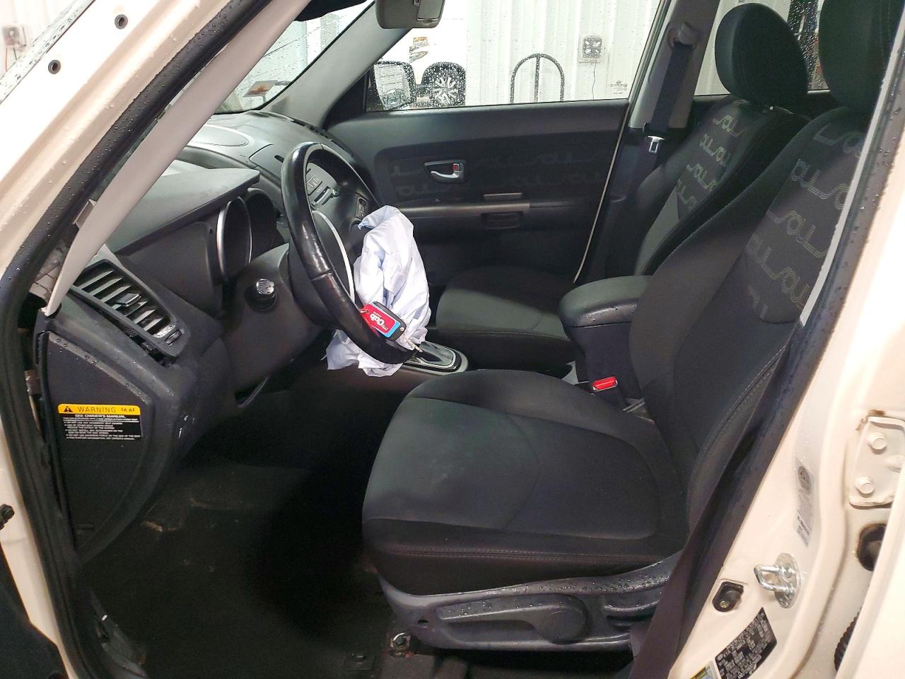 2013 Kia Soul + Cream vin: KNDJT2A60D7566618