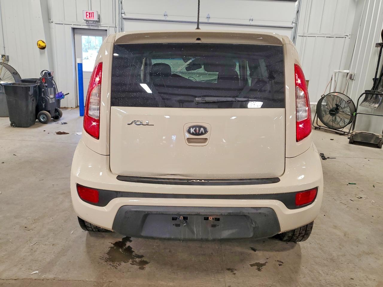 2013 Kia Soul + Cream vin: KNDJT2A60D7566618