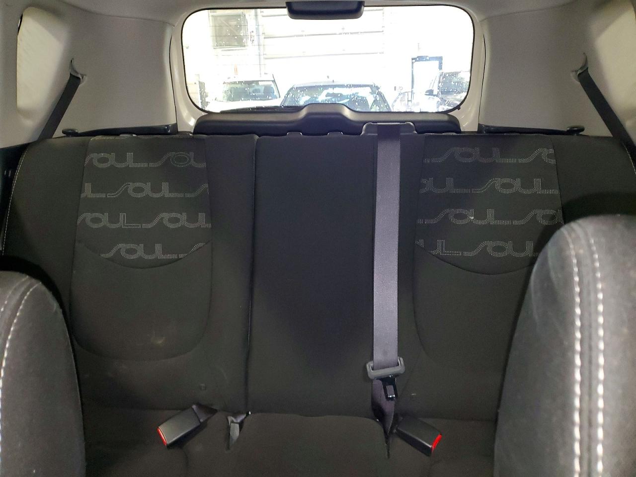 2013 Kia Soul + Cream vin: KNDJT2A60D7566618