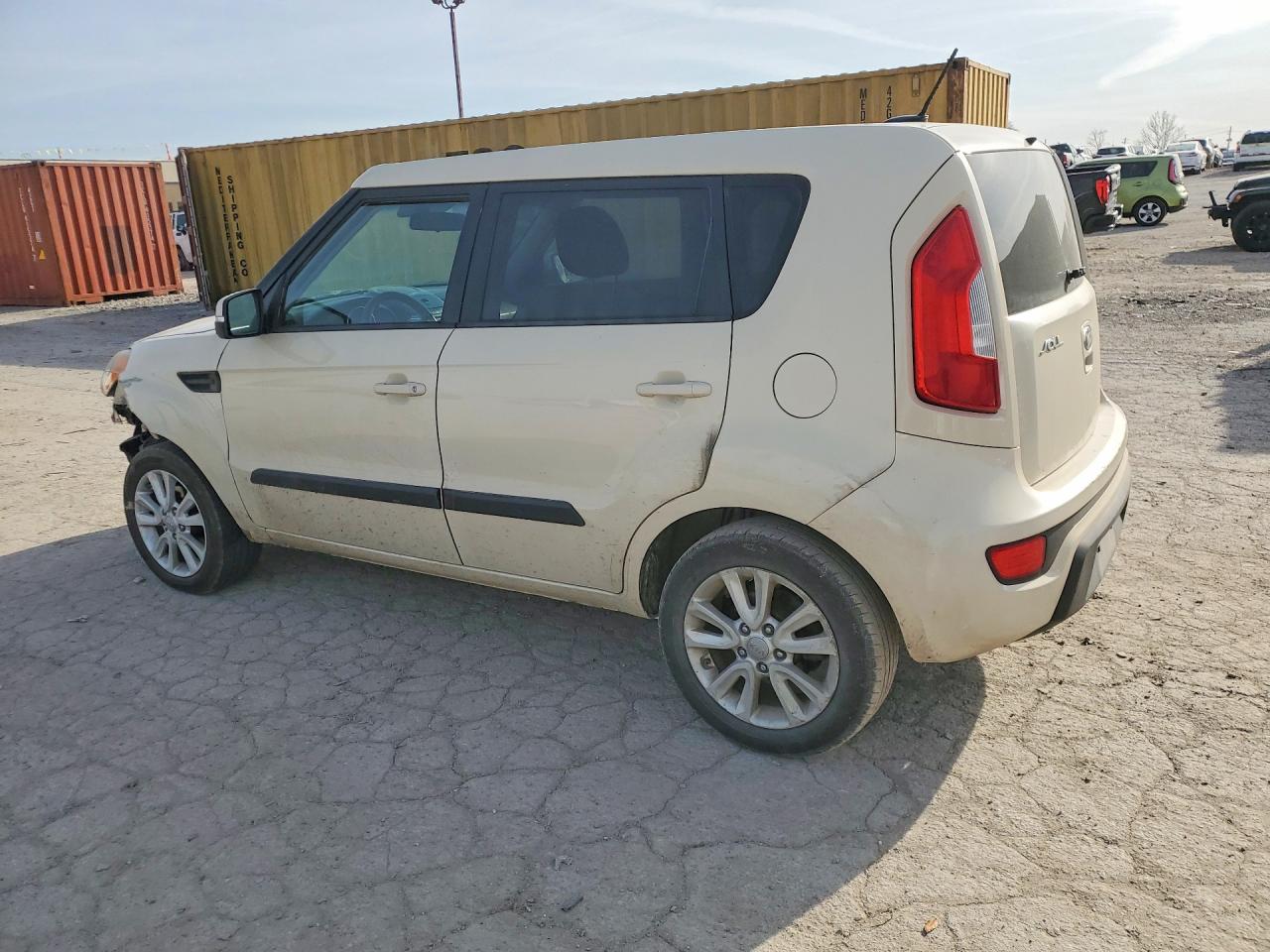 2013 Kia Soul + Cream vin: KNDJT2A60D7567476