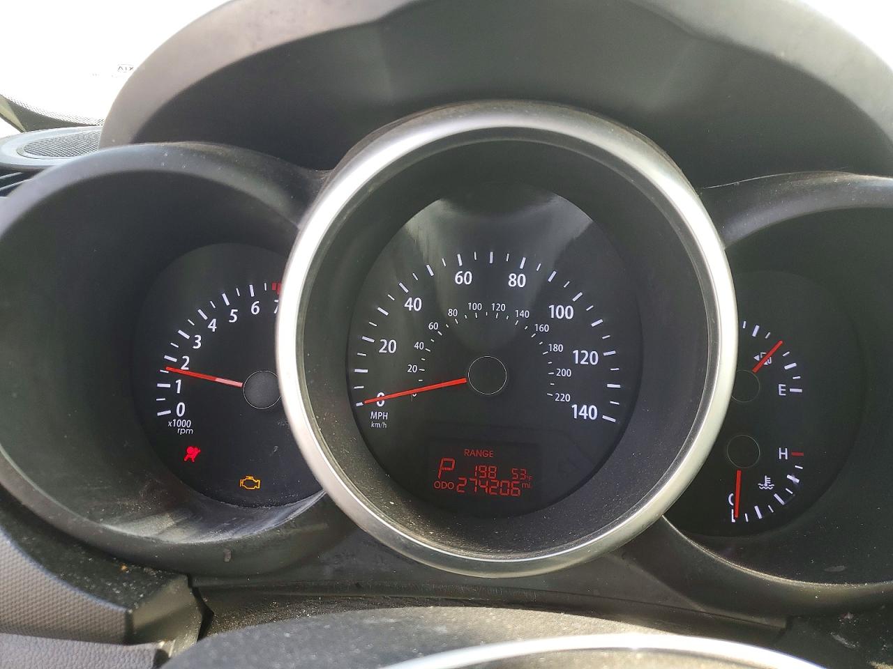 2013 Kia Soul + Cream vin: KNDJT2A60D7567476