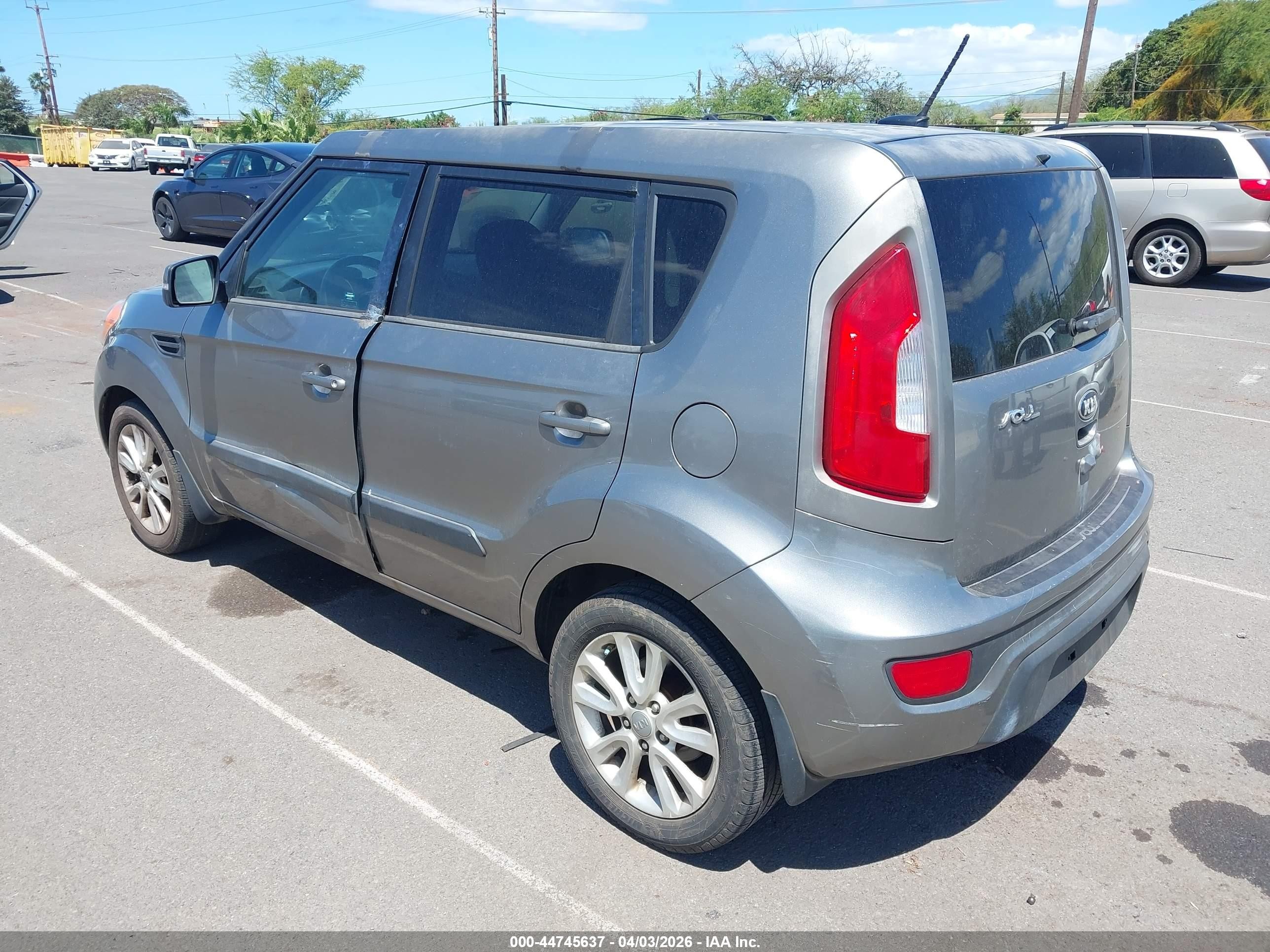 2013 Kia Soul + Gray vin: KNDJT2A60D7573648