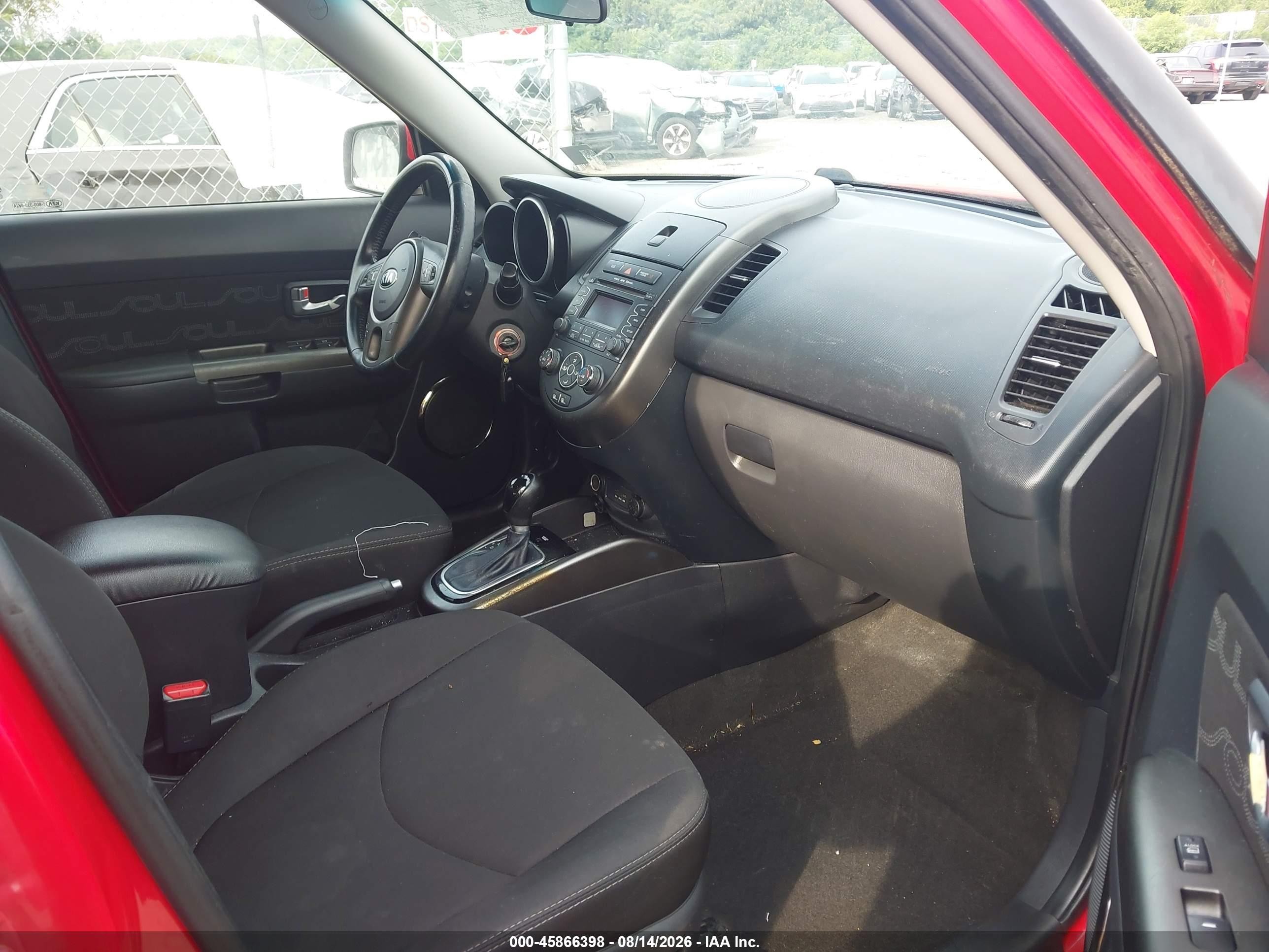 2013 Kia Soul + Красный vin: KNDJT2A60D7609077