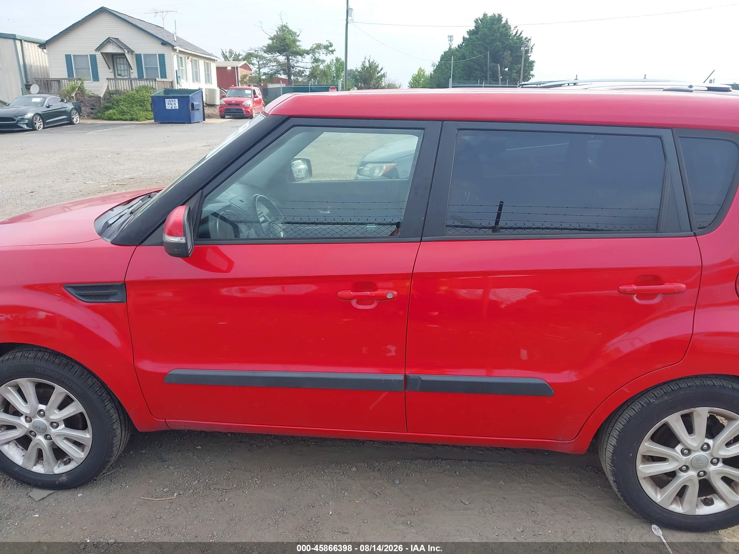 2013 Kia Soul + Красный vin: KNDJT2A60D7609077