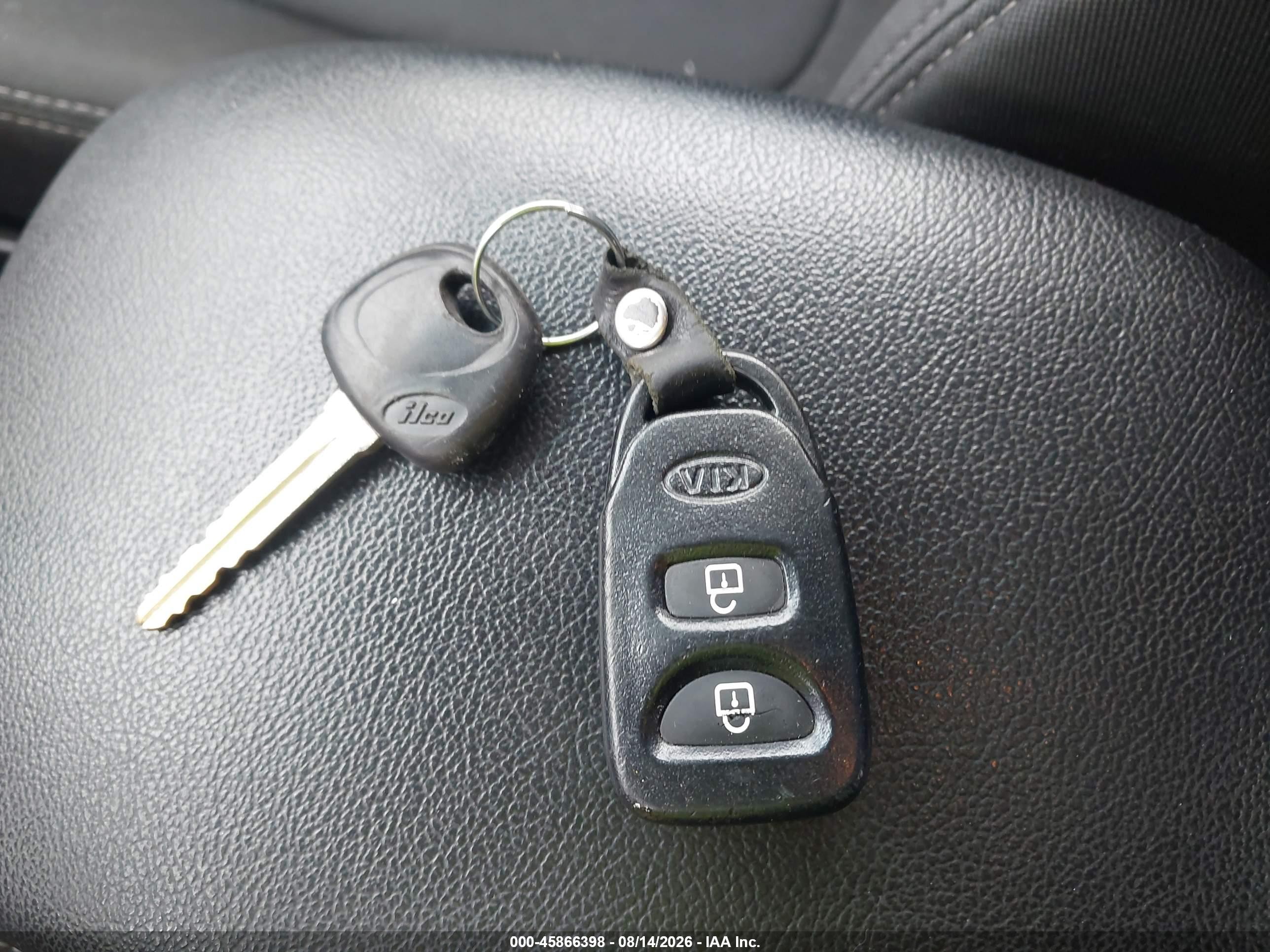 2013 Kia Soul + Красный vin: KNDJT2A60D7609077