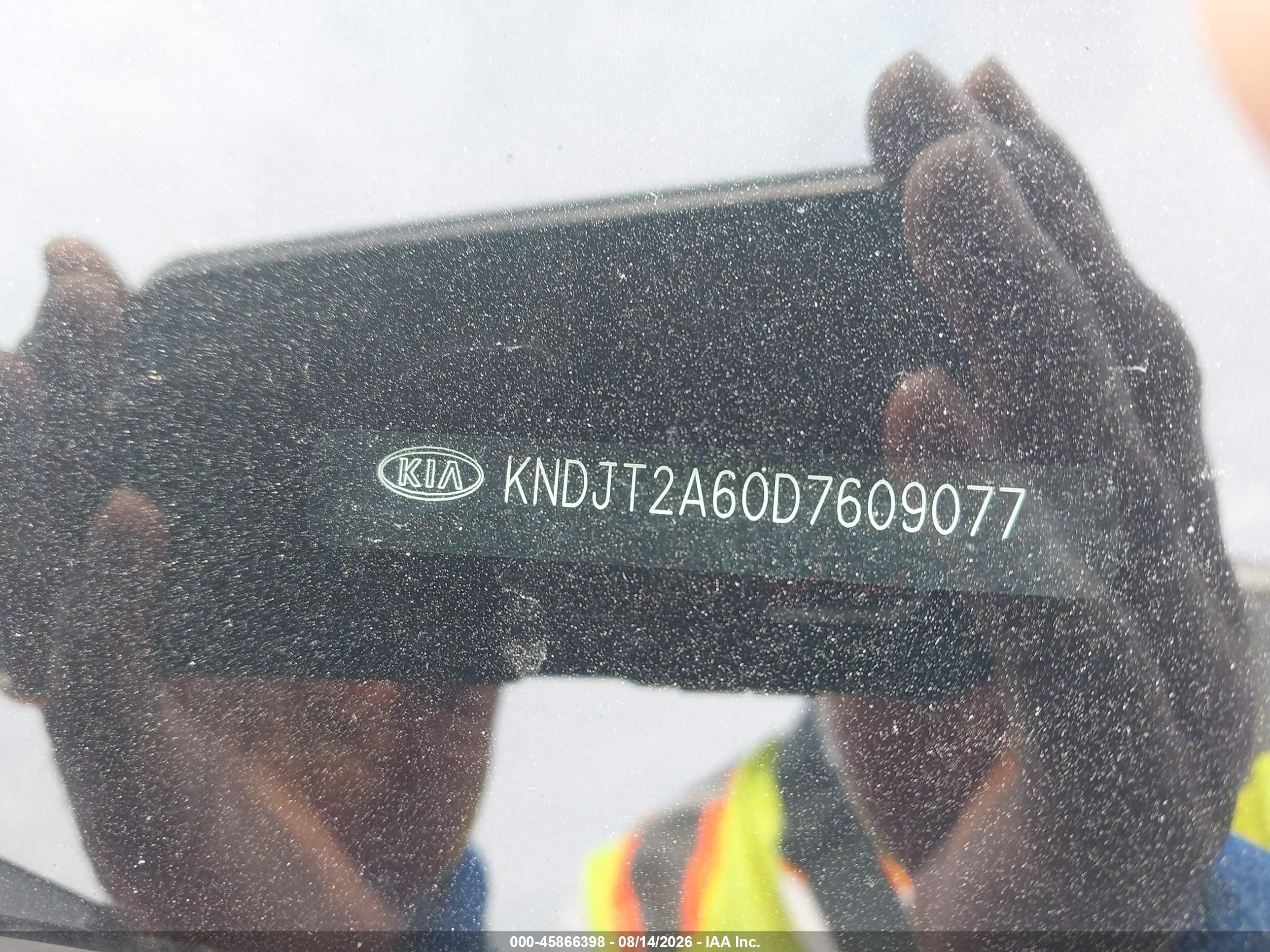 2013 Kia Soul + Красный vin: KNDJT2A60D7609077