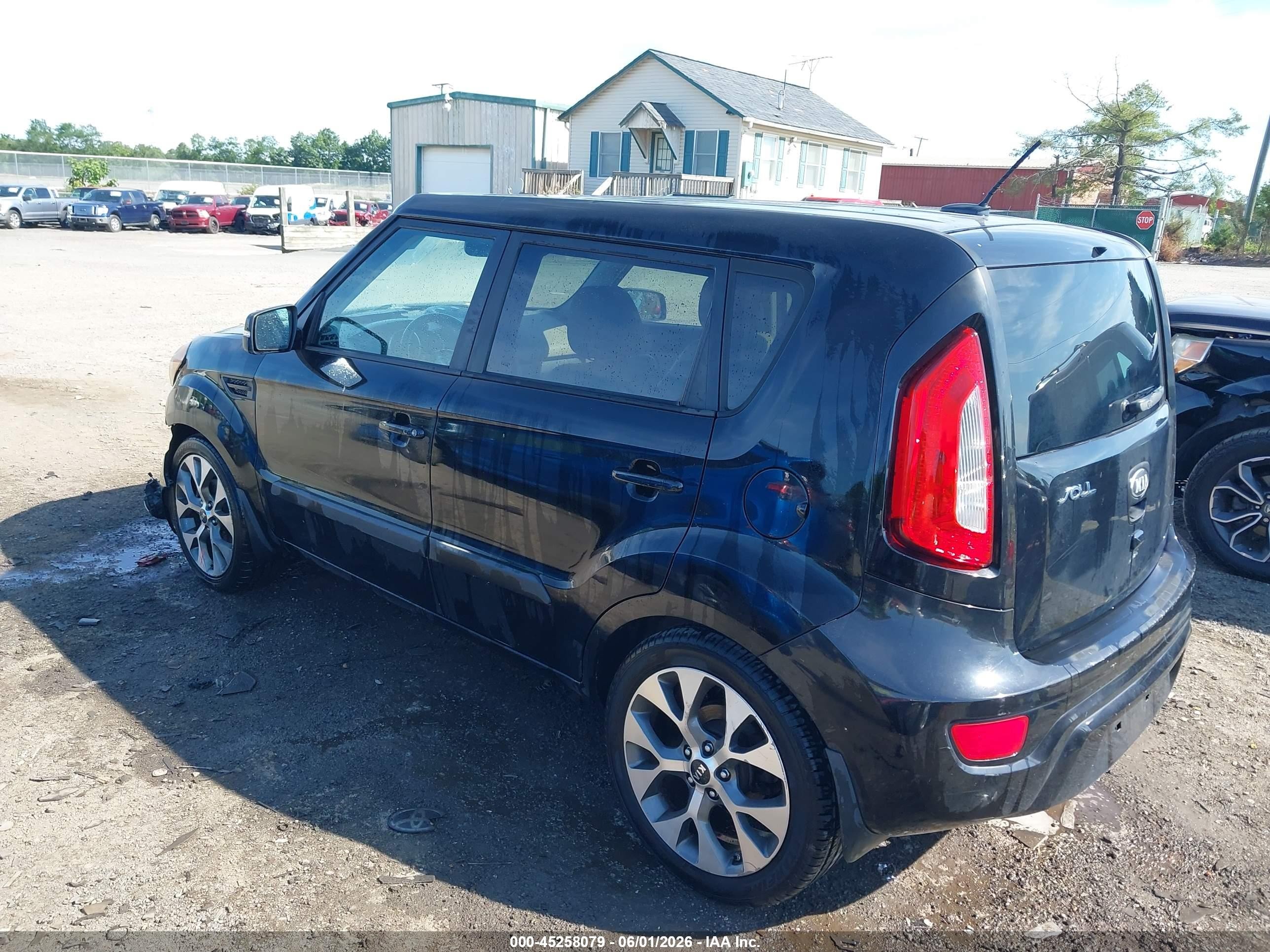 2013 Kia Soul ! Black vin: KNDJT2A60D7614859