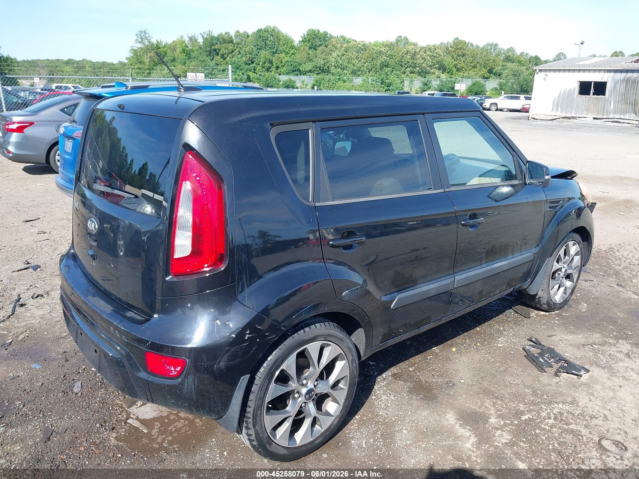 2013 Kia Soul ! Black vin: KNDJT2A60D7614859
