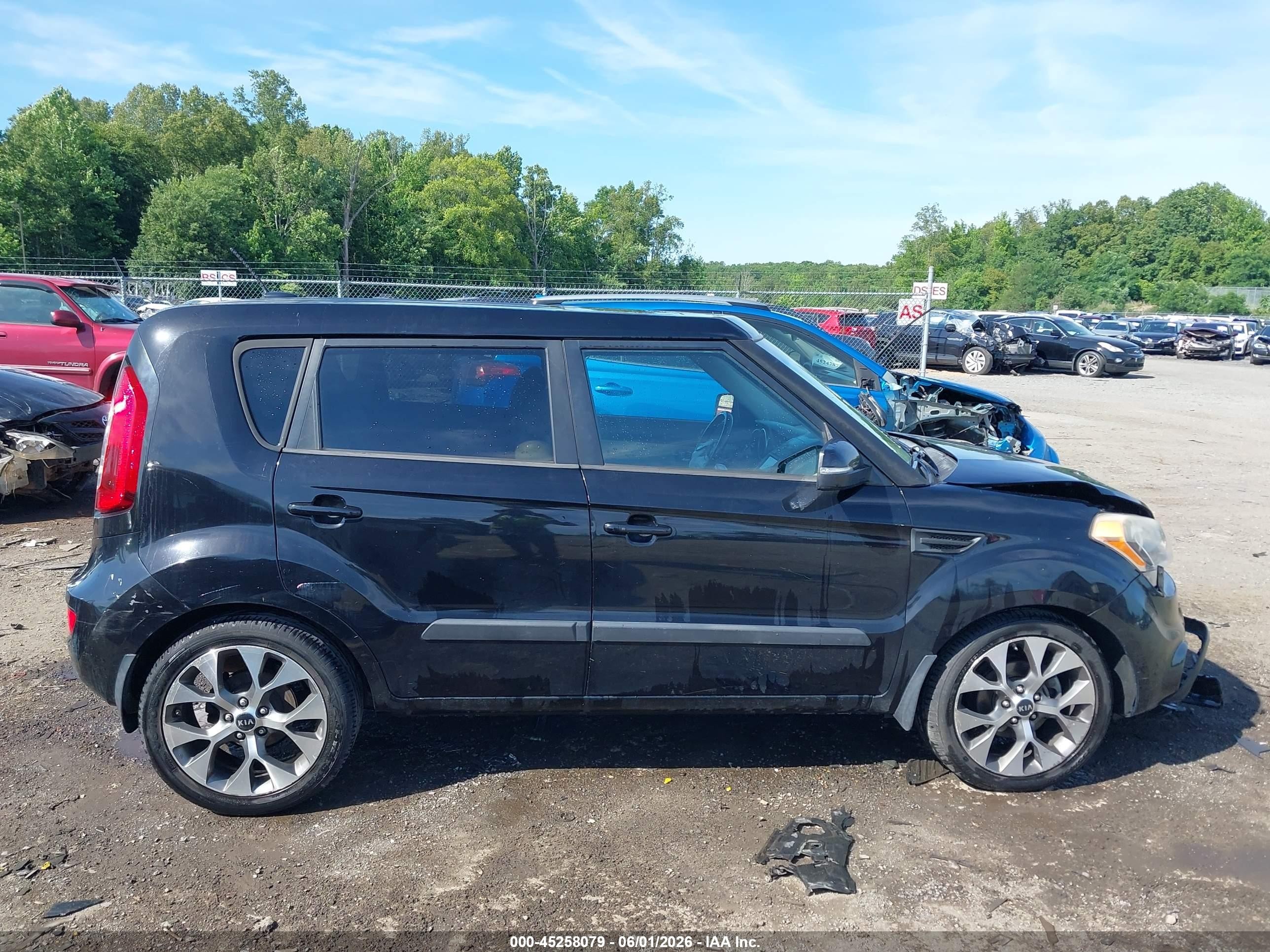 2013 Kia Soul ! Black vin: KNDJT2A60D7614859