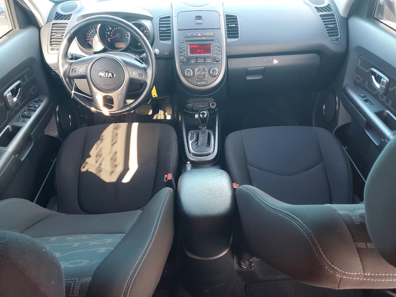 2013 Kia Soul + Blue vin: KNDJT2A60D7628373