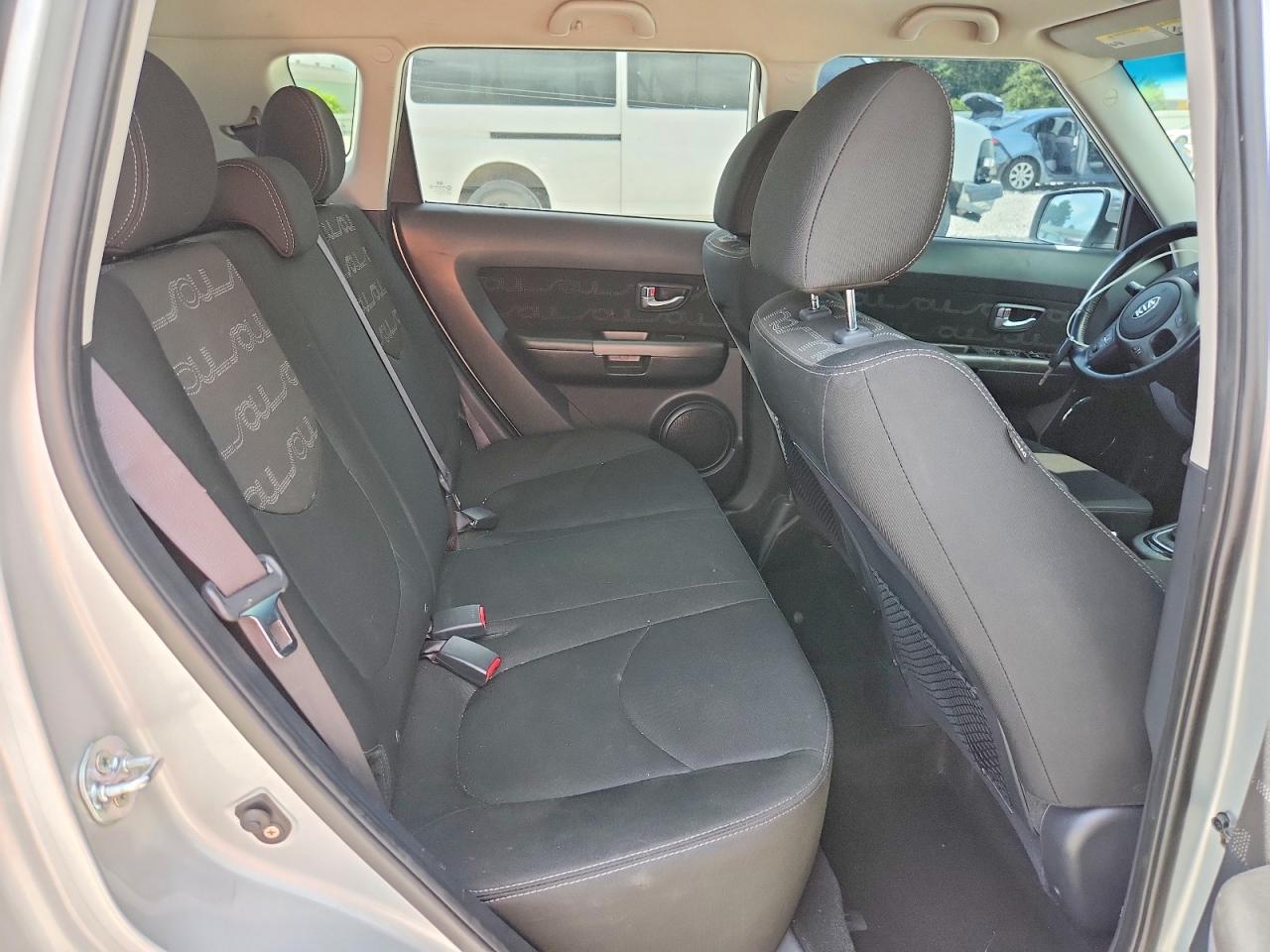 2013 Kia Soul Silver vin: KNDJT2A60D7761280