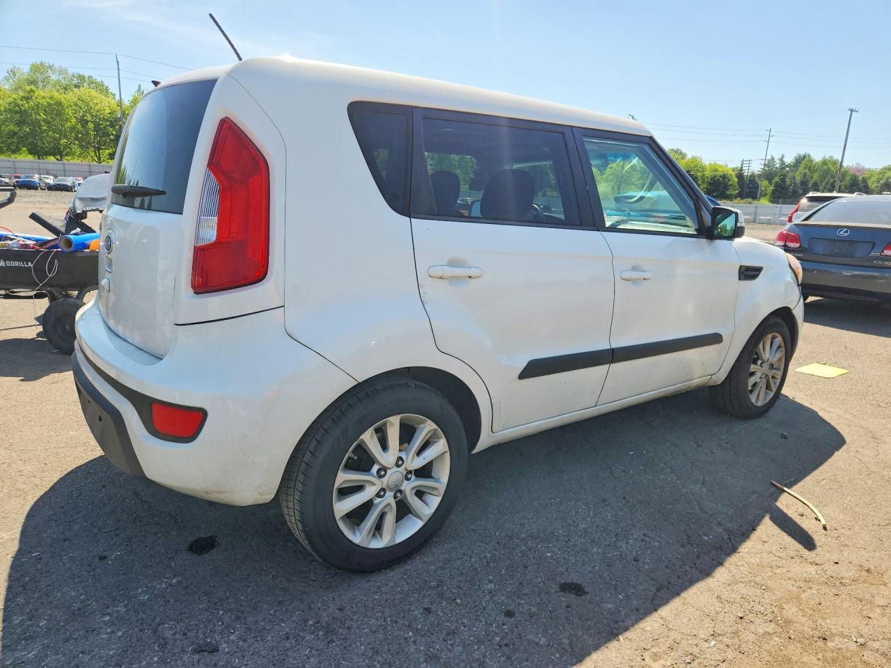 2012 Kia Soul + White vin: KNDJT2A61C7364613