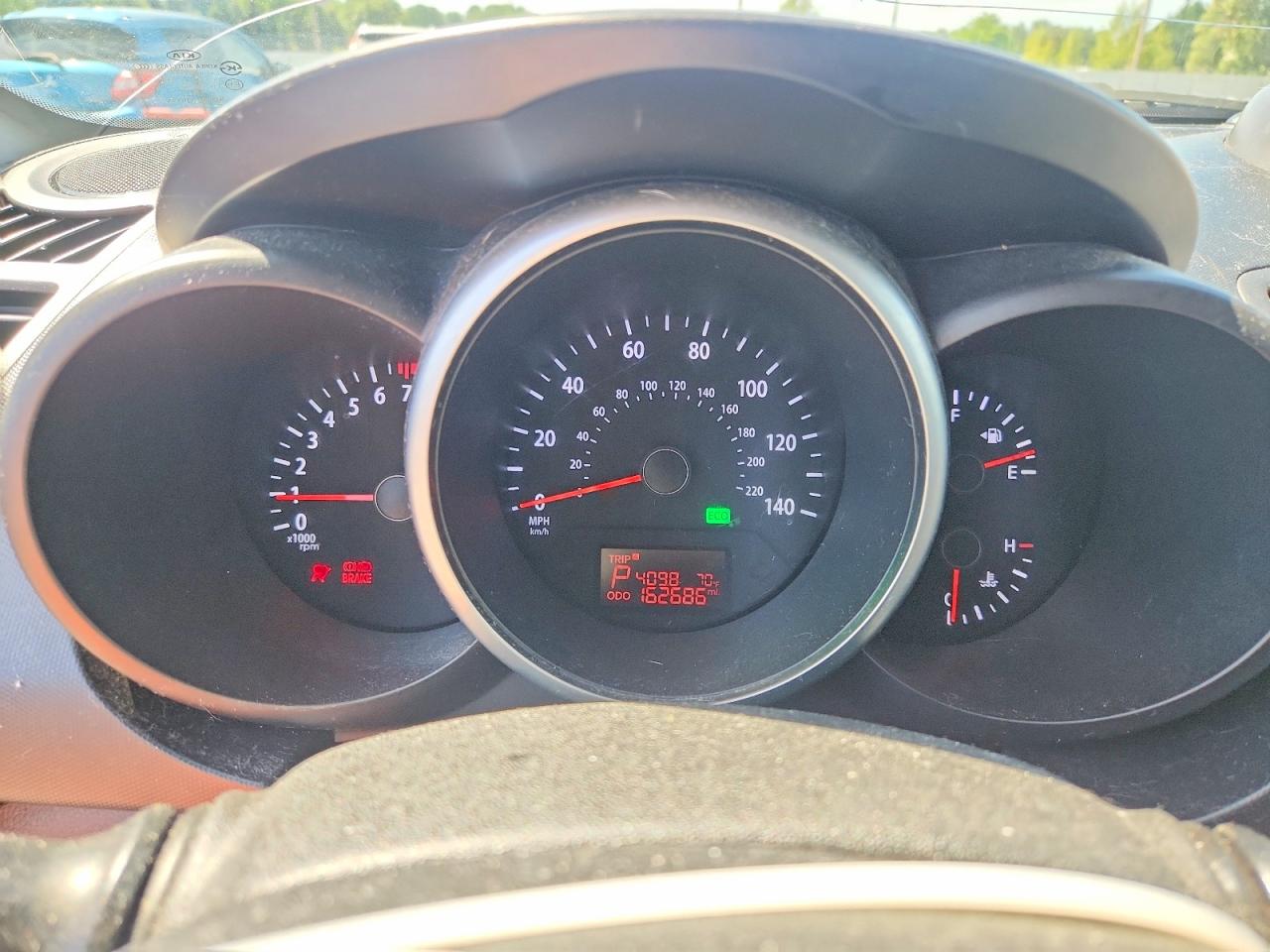 2012 Kia Soul + White vin: KNDJT2A61C7364613