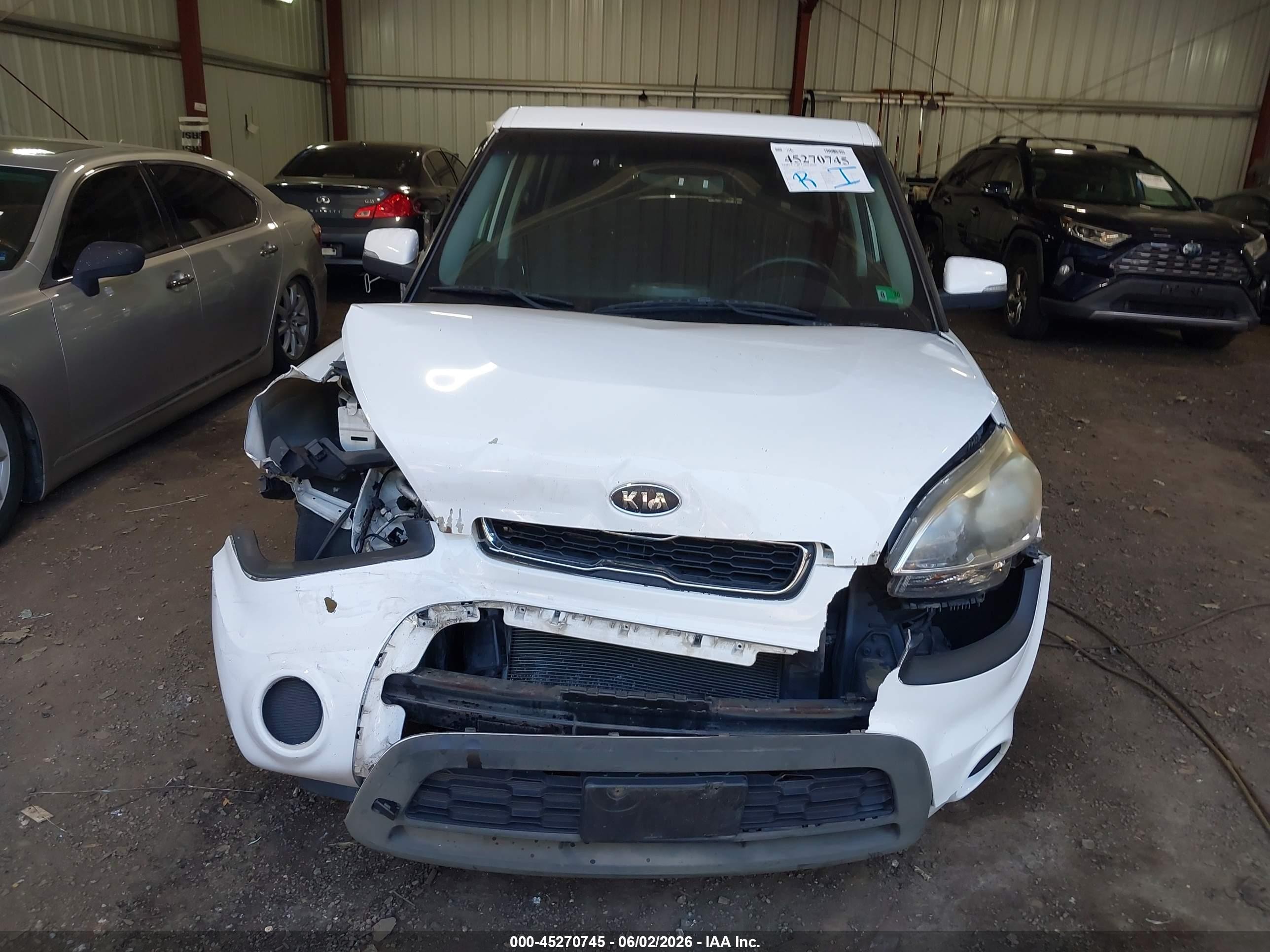 2012 Kia Soul + White vin: KNDJT2A61C7385848