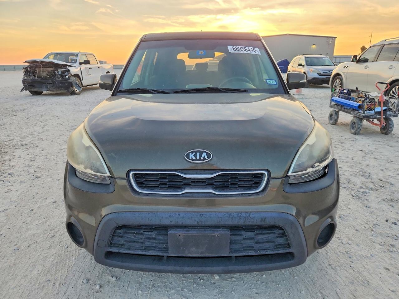 2012 Kia Soul + Green vin: KNDJT2A61C7395747