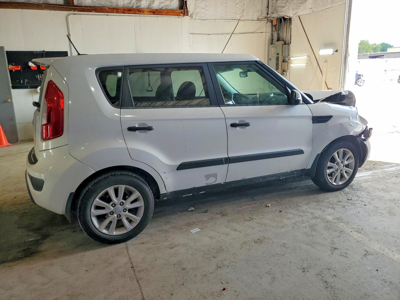 2012 Kia Soul + White vin: KNDJT2A61C7479194