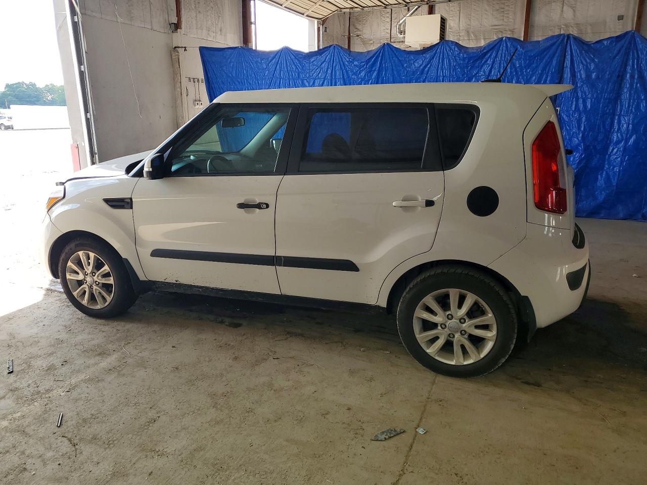 2012 Kia Soul + White vin: KNDJT2A61C7479194
