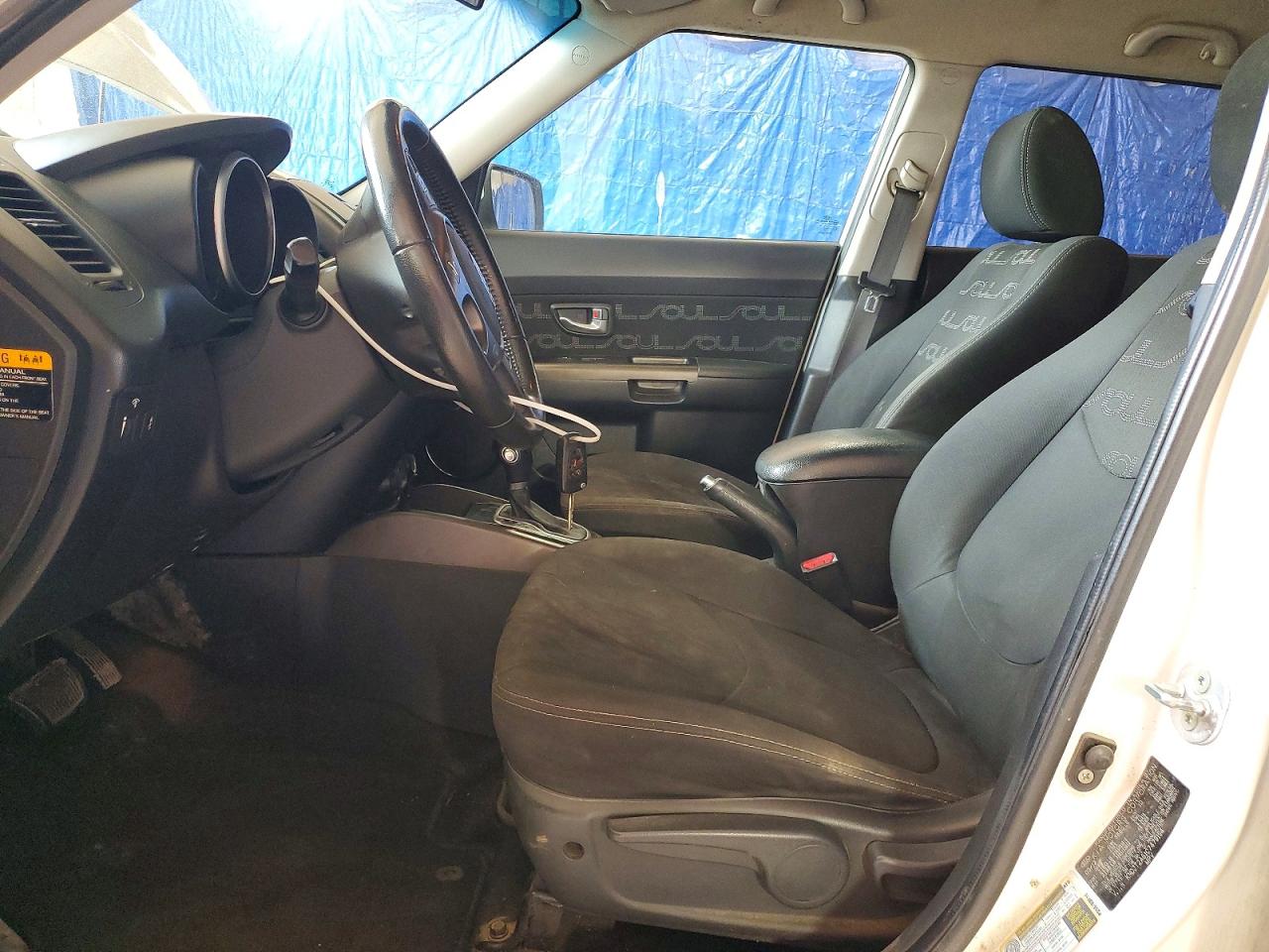2012 Kia Soul + White vin: KNDJT2A61C7479194