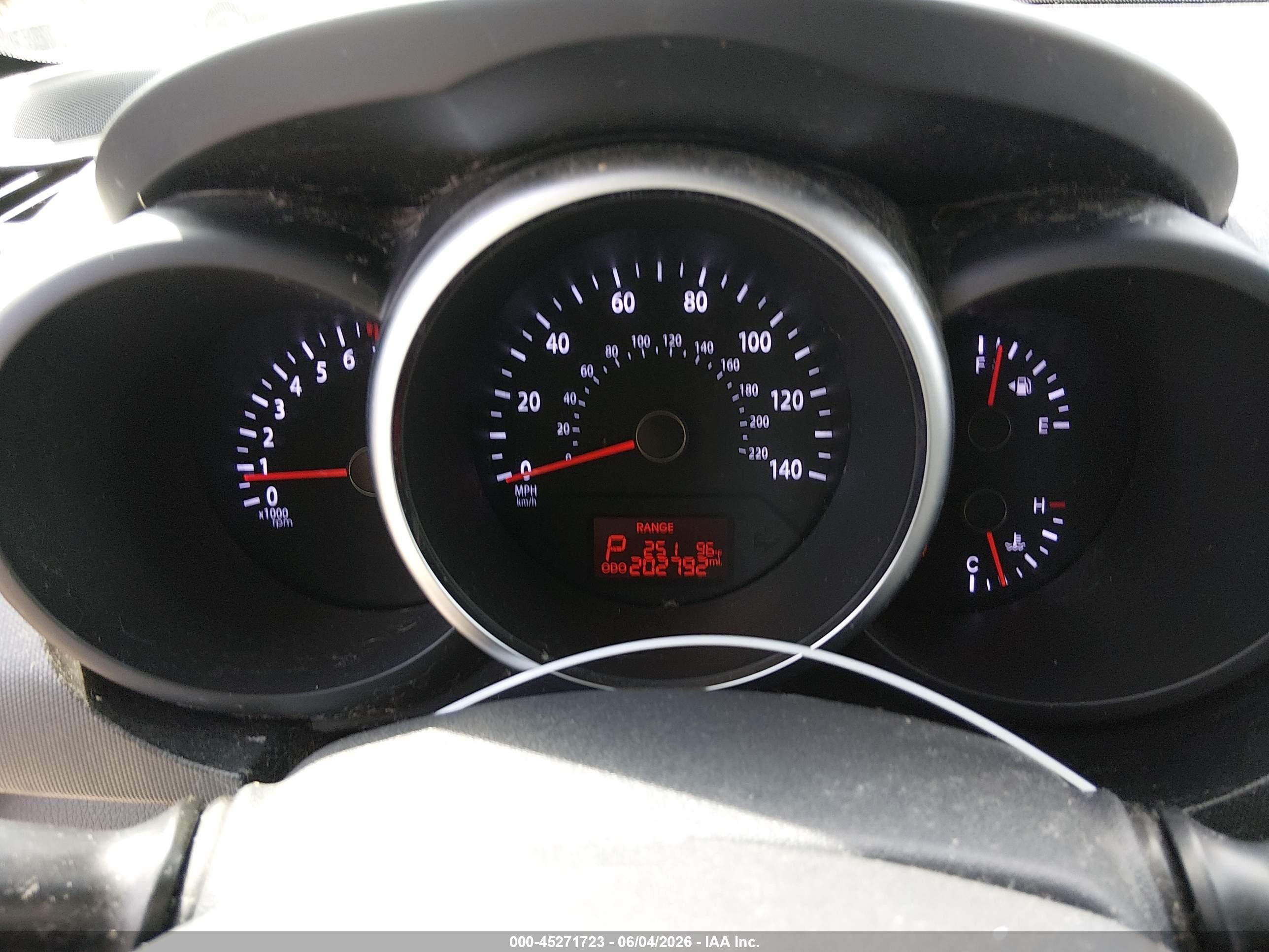 2012 Kia Soul + Black vin: KNDJT2A61C7747032