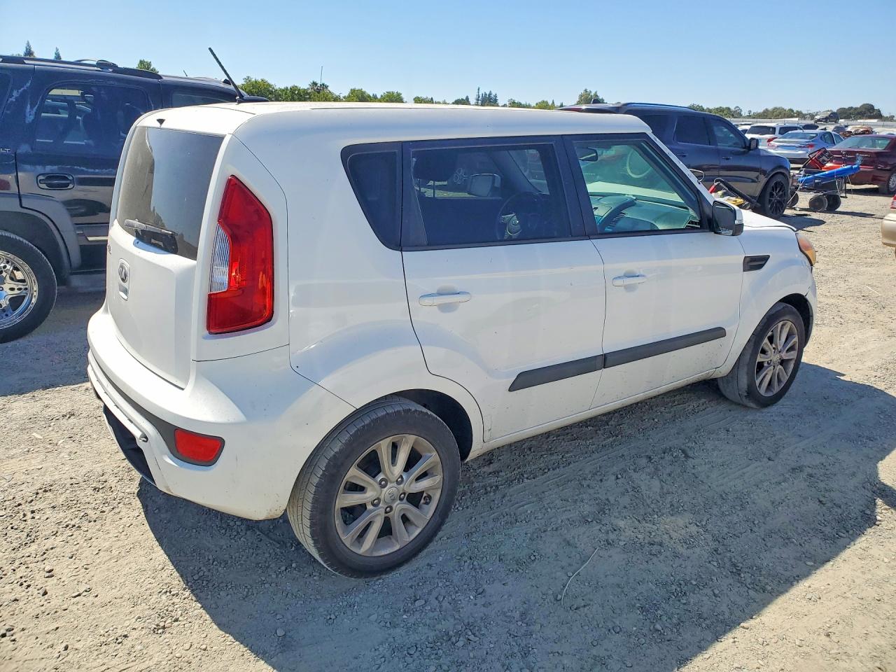 2013 Kia Soul + White vin: KNDJT2A61D7510784