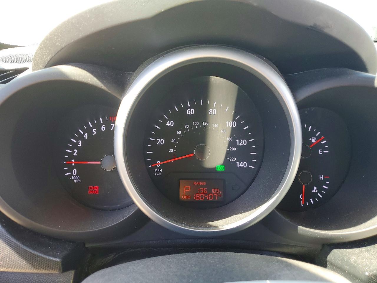 2013 Kia Soul + White vin: KNDJT2A61D7510784