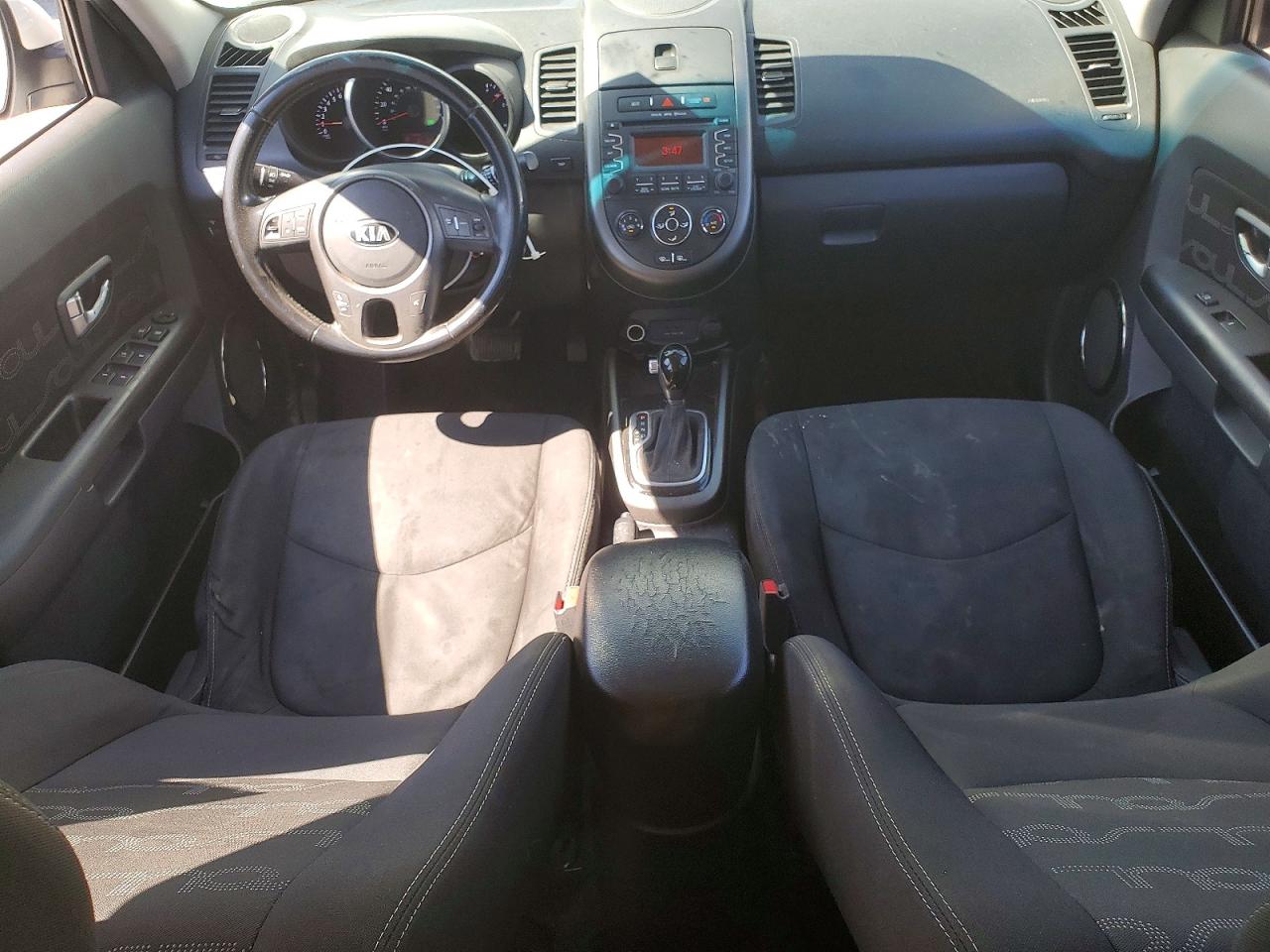 2013 Kia Soul + White vin: KNDJT2A61D7510784