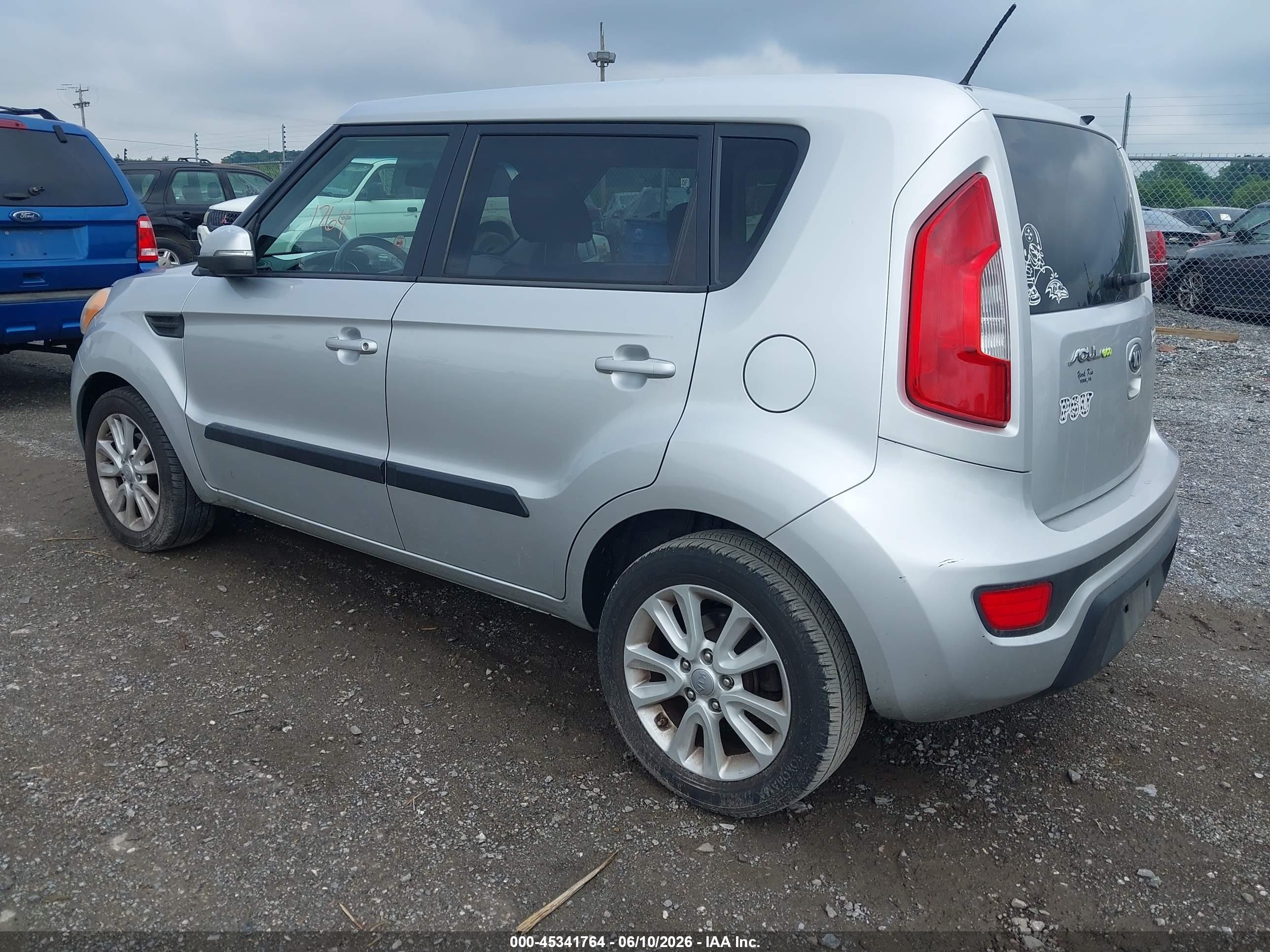 2013 Kia Soul + Silver vin: KNDJT2A61D7556387