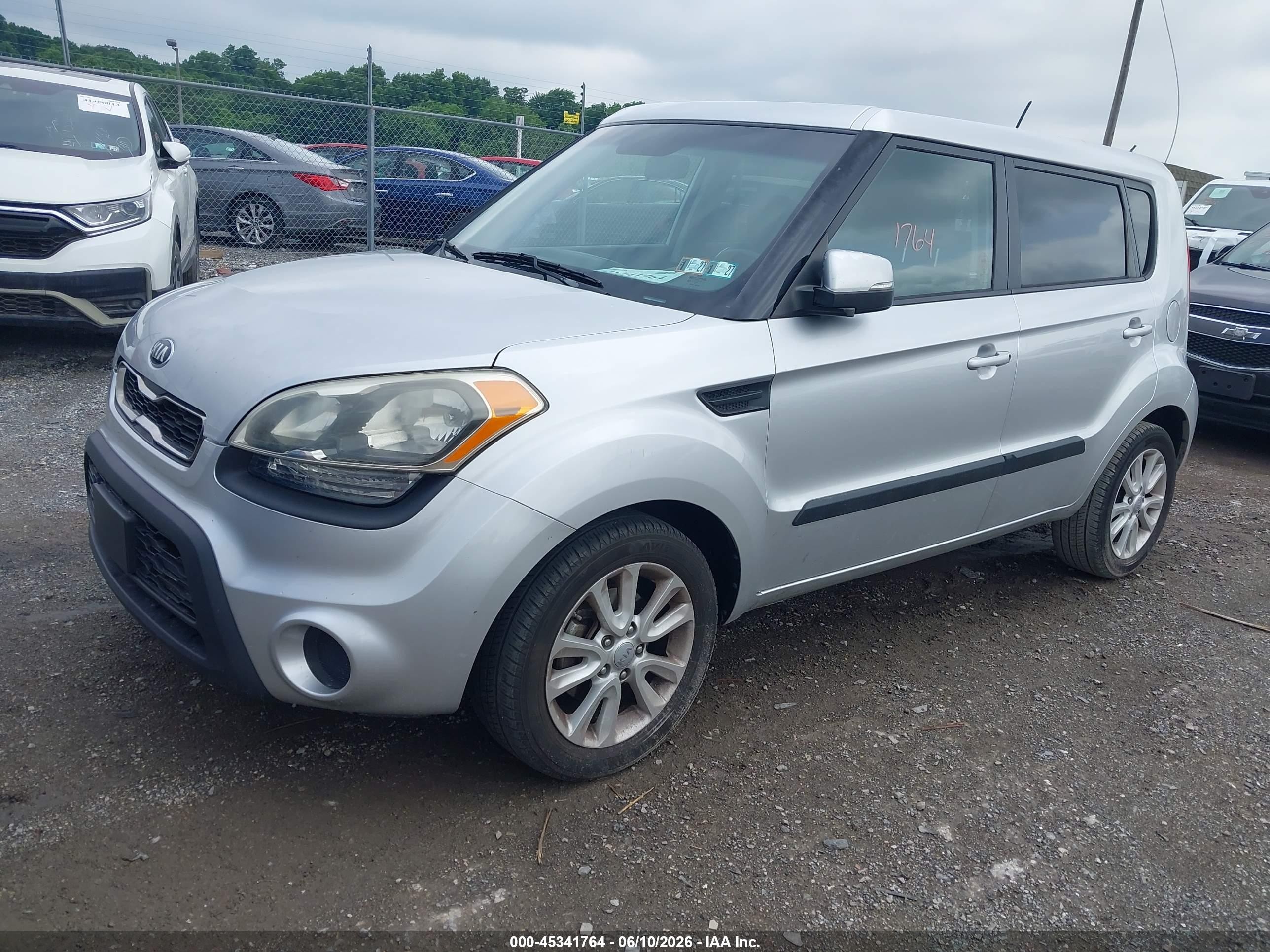 2013 Kia Soul + Silver vin: KNDJT2A61D7556387