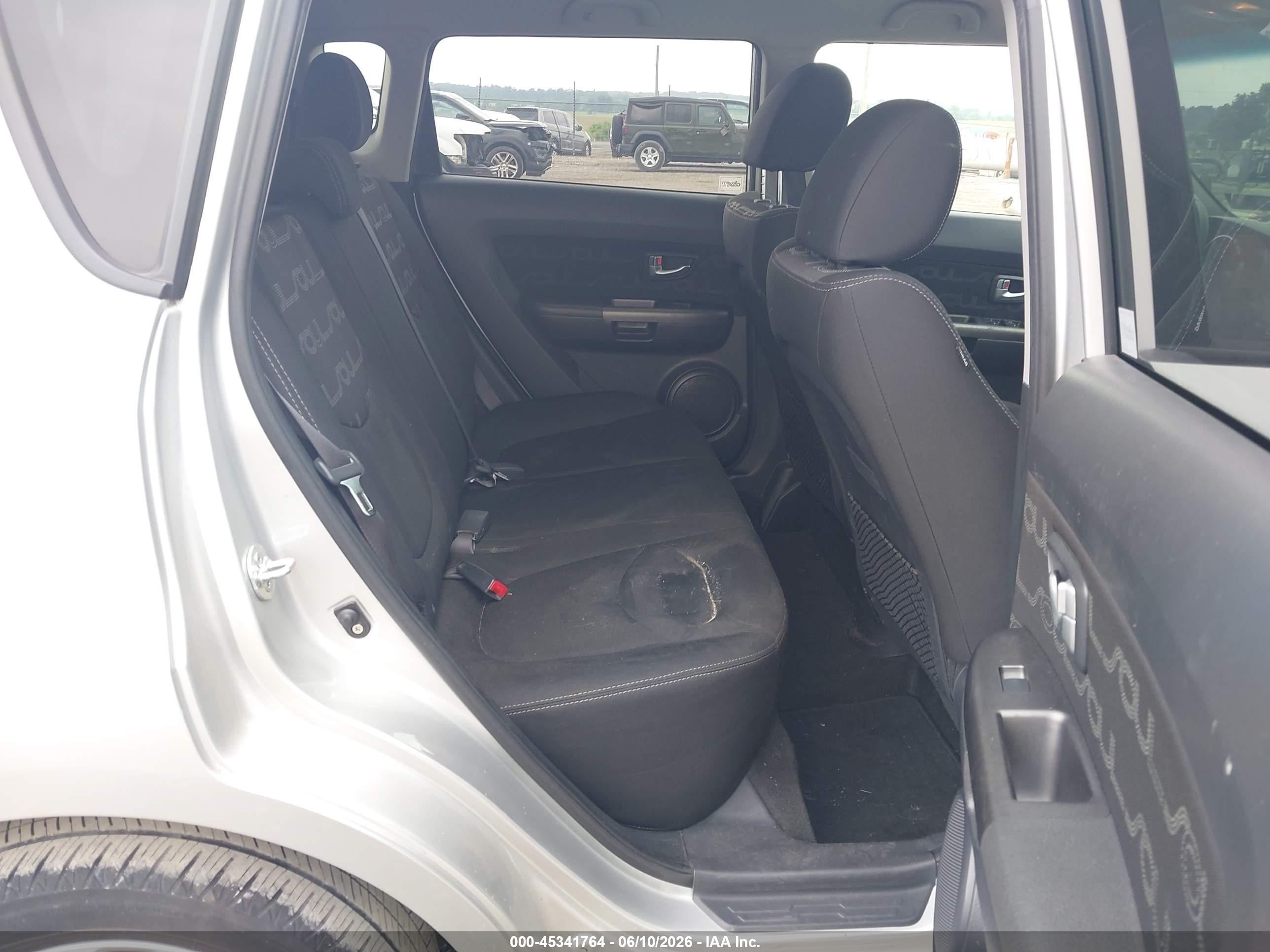 2013 Kia Soul + Silver vin: KNDJT2A61D7556387