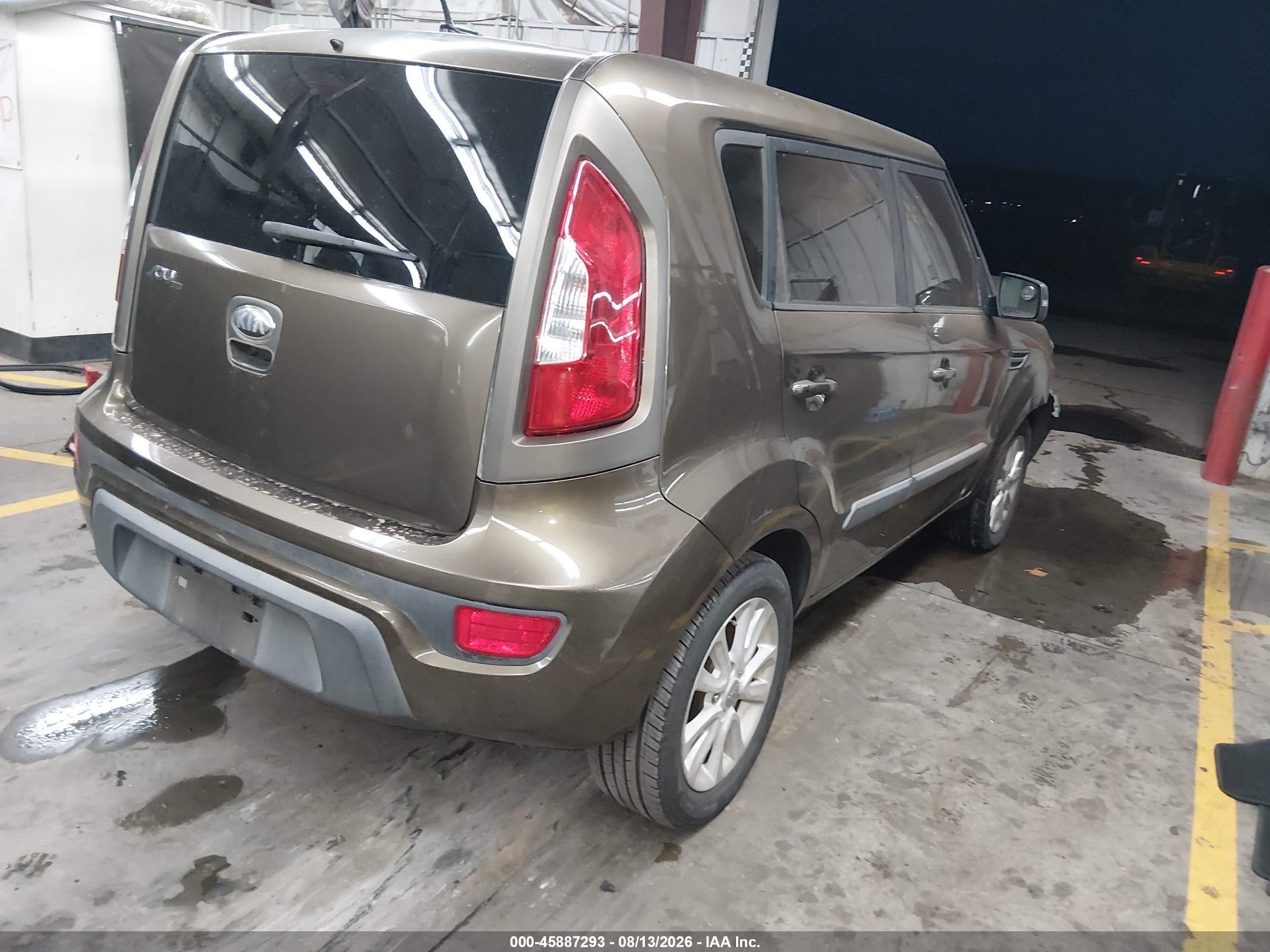 2013 Kia Soul + Gold vin: KNDJT2A61D7557443