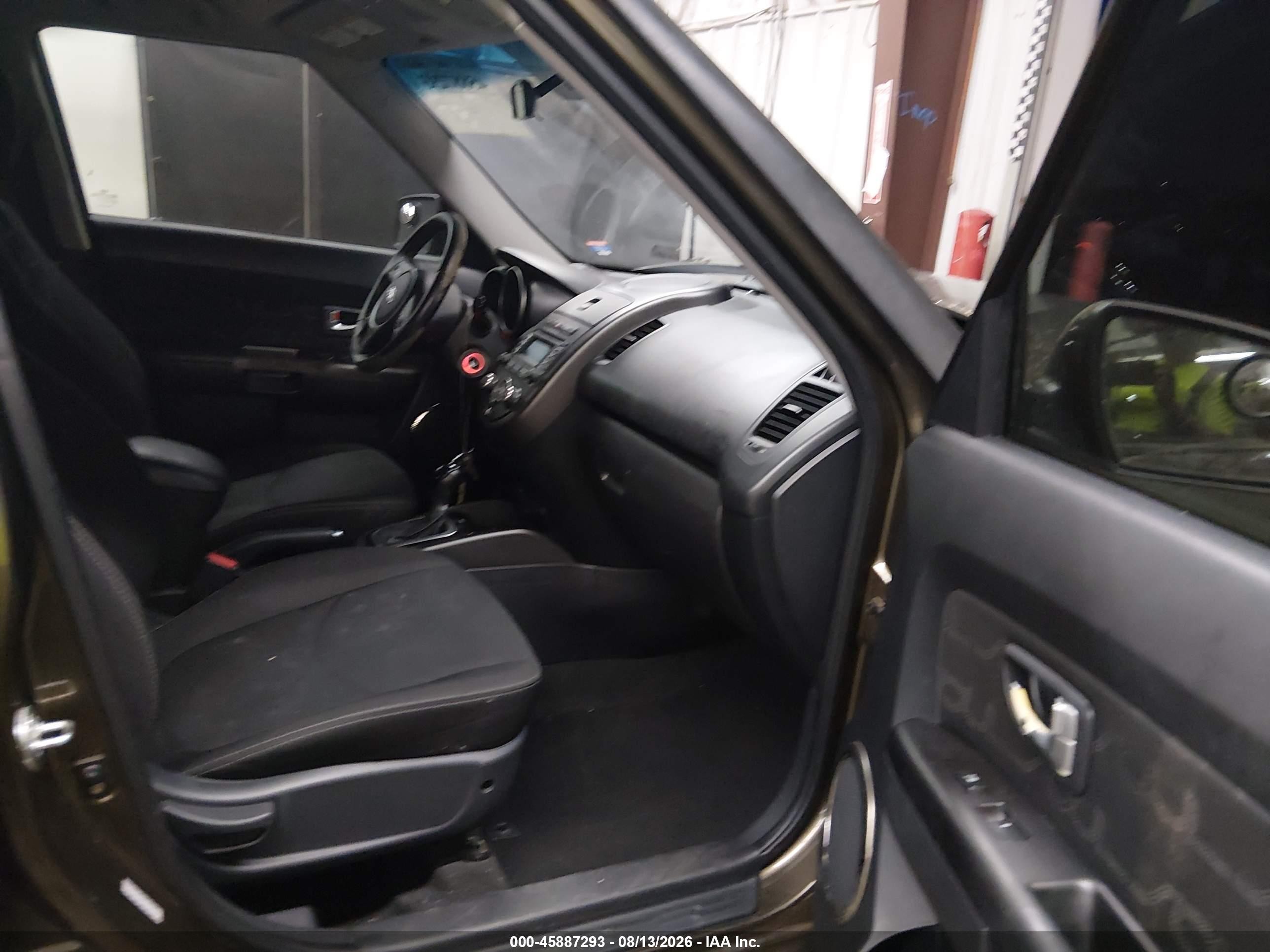 2013 Kia Soul + Gold vin: KNDJT2A61D7557443