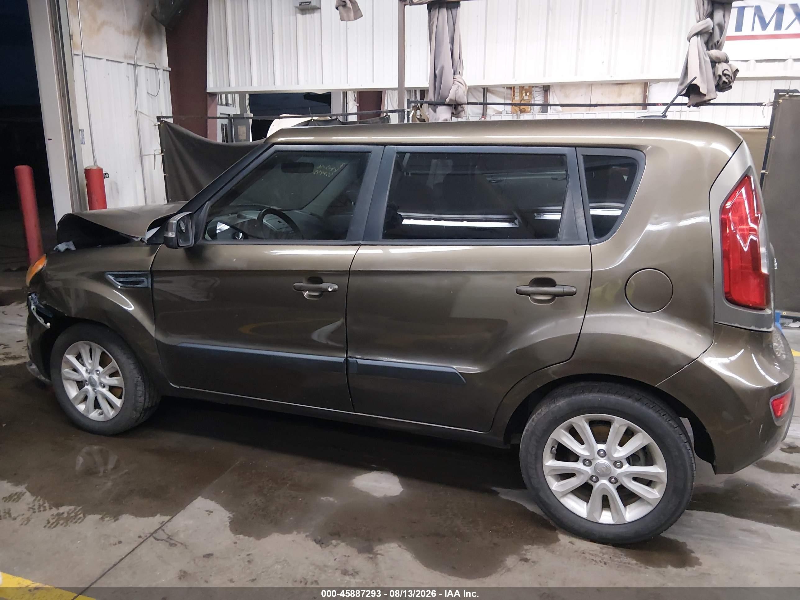 2013 Kia Soul + Gold vin: KNDJT2A61D7557443