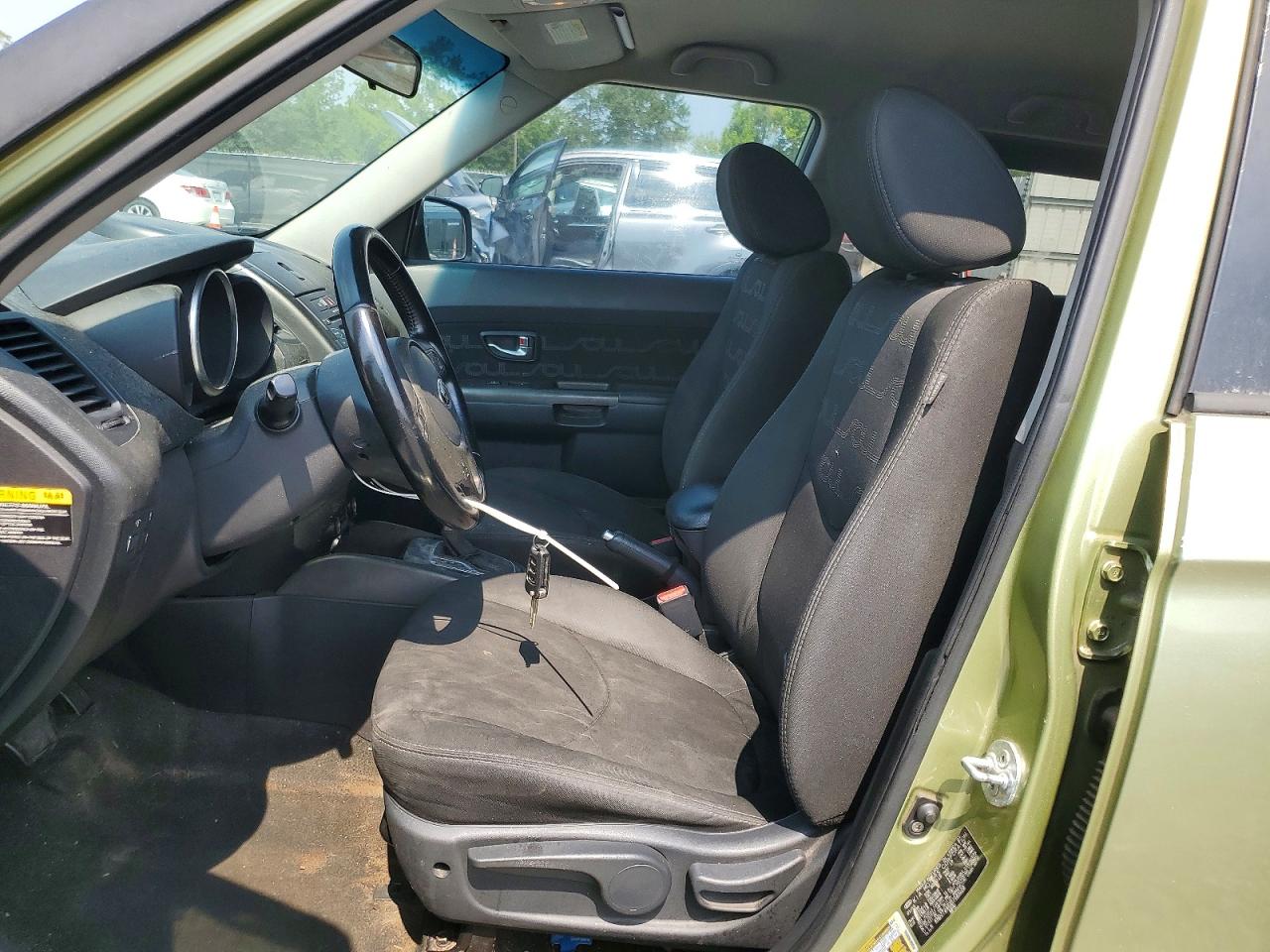 2013 Kia Soul + Green vin: KNDJT2A61D7581628