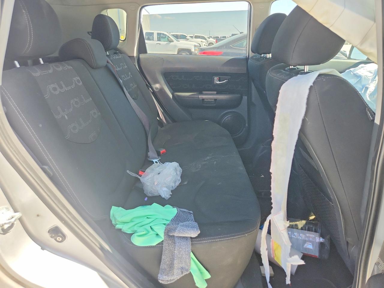2013 Kia Soul + Серебряный vin: KNDJT2A61D7588031