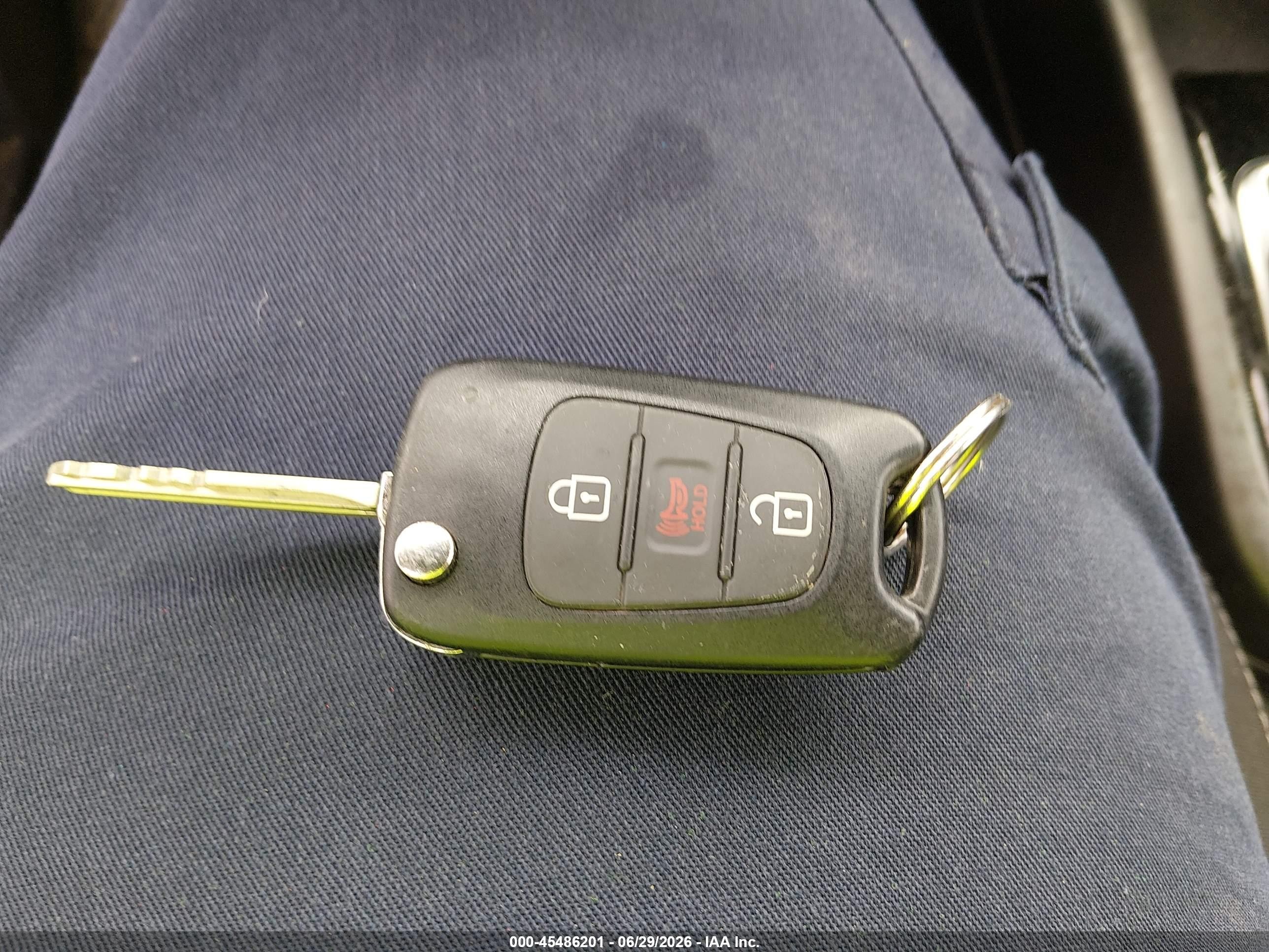 2013 Kia Soul + Tan vin: KNDJT2A61D7593567