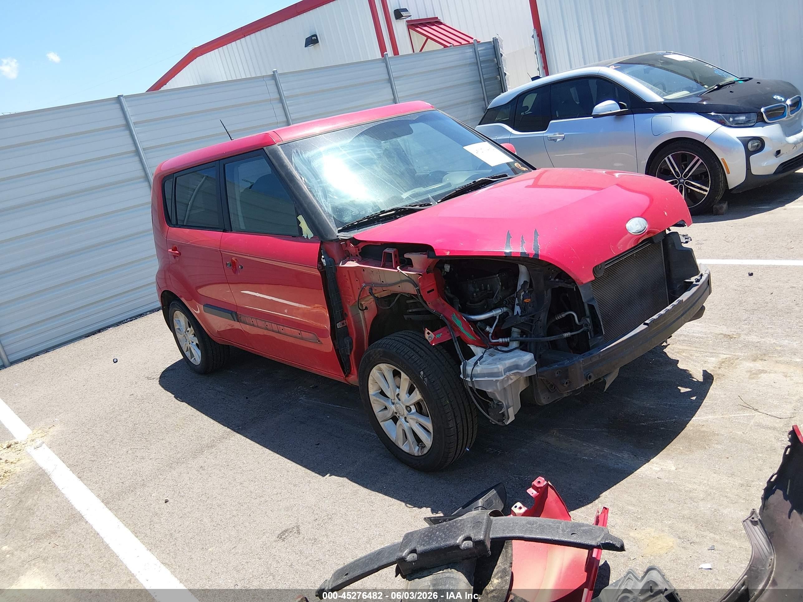 2013 Kia Soul + Red vin: KNDJT2A61D7598638