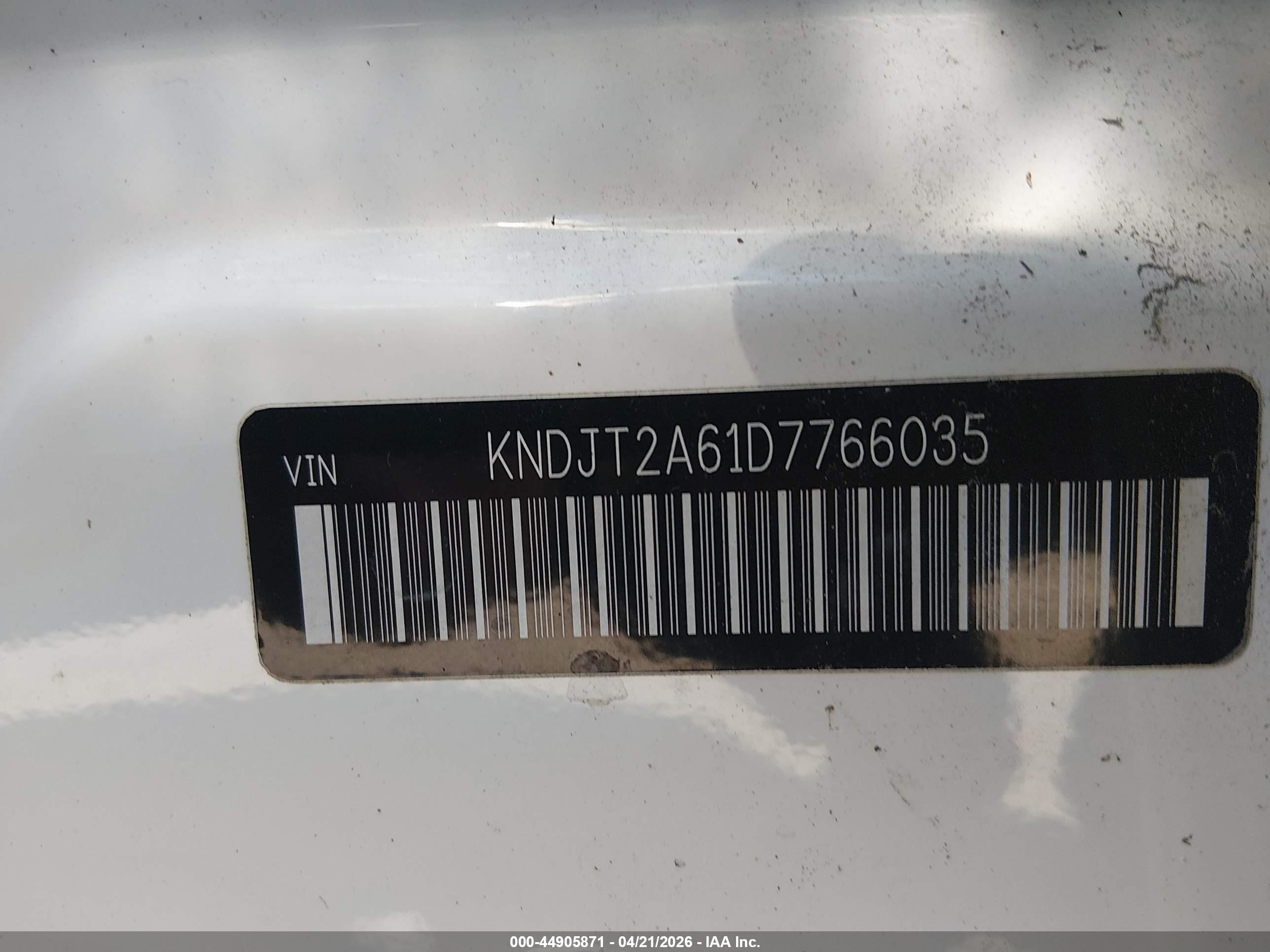 2013 Kia Soul + White vin: KNDJT2A61D7766035