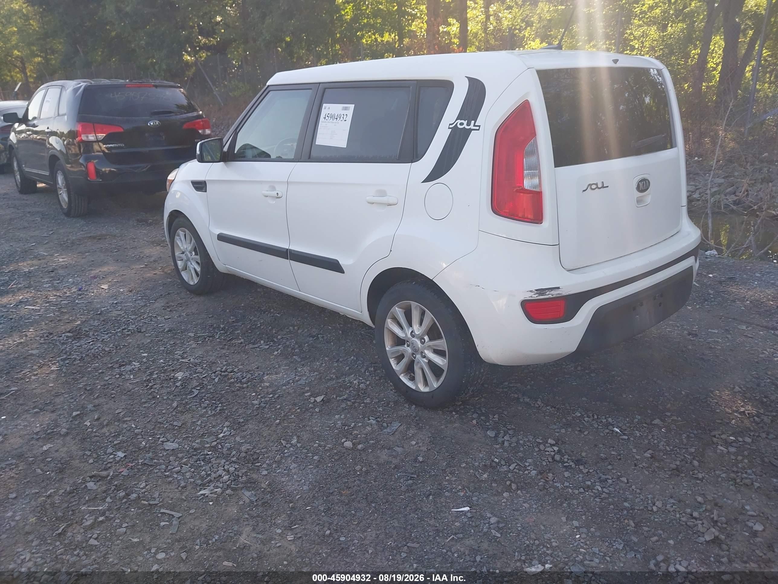 2013 Kia Soul + White vin: KNDJT2A61D7766357