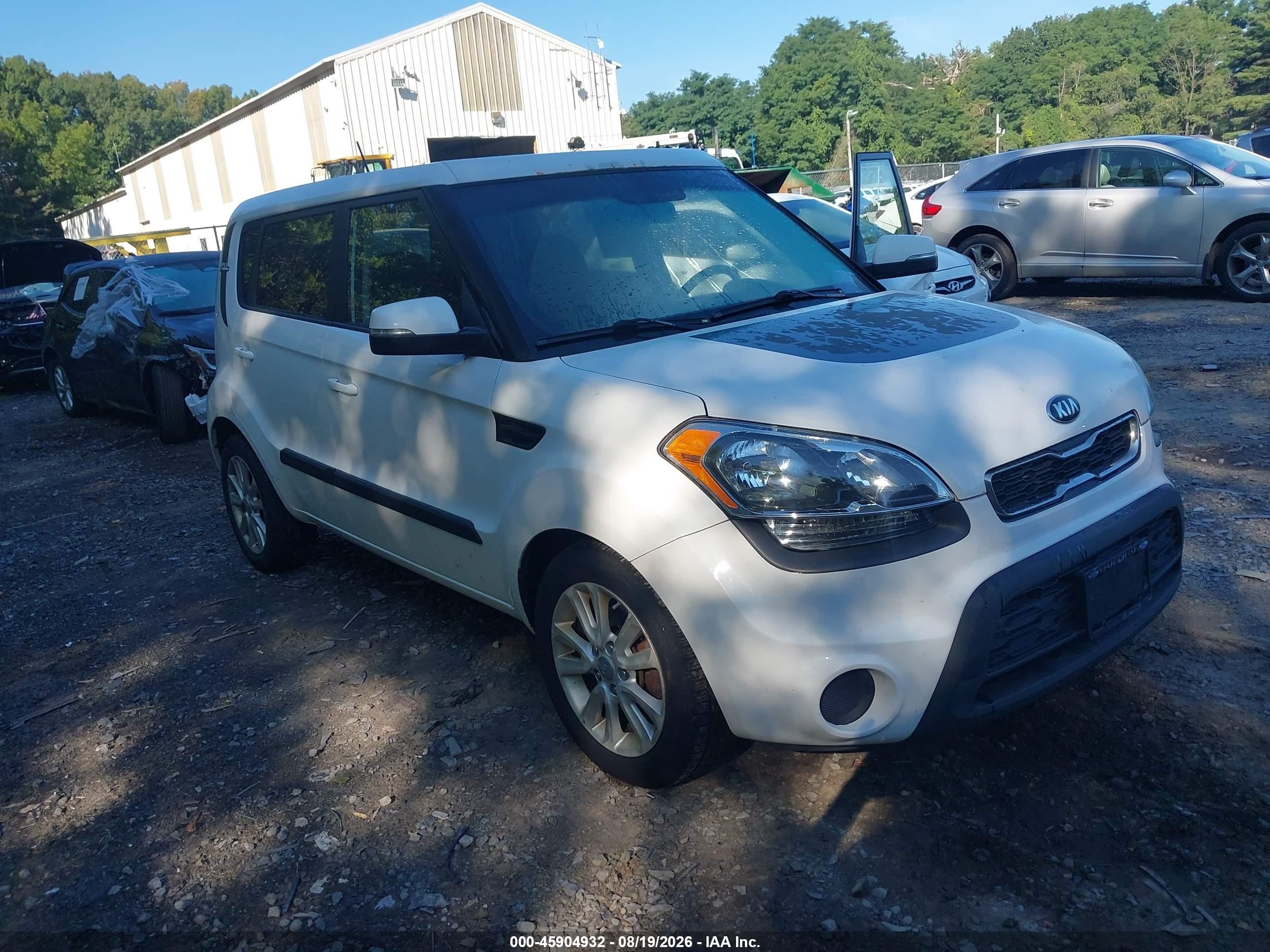 2013 Kia Soul + White vin: KNDJT2A61D7766357