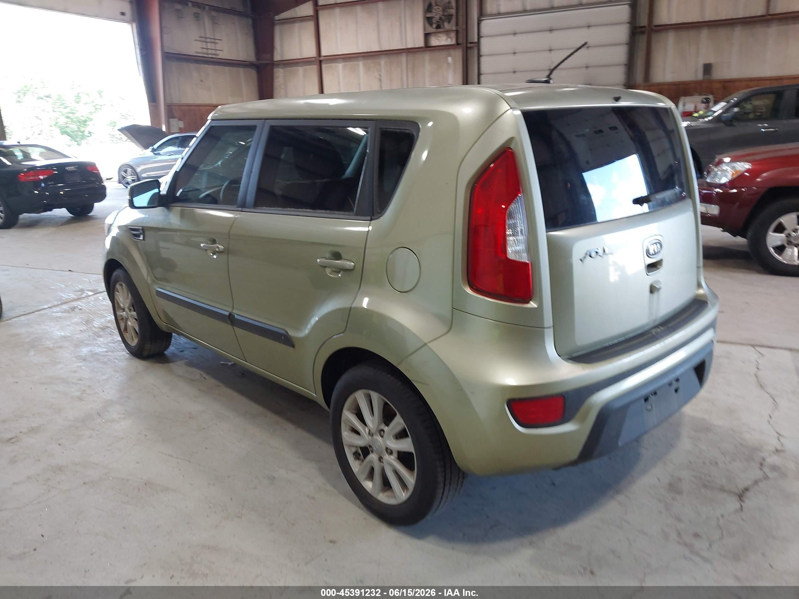 2012 Kia Soul + Green vin: KNDJT2A62C7361686