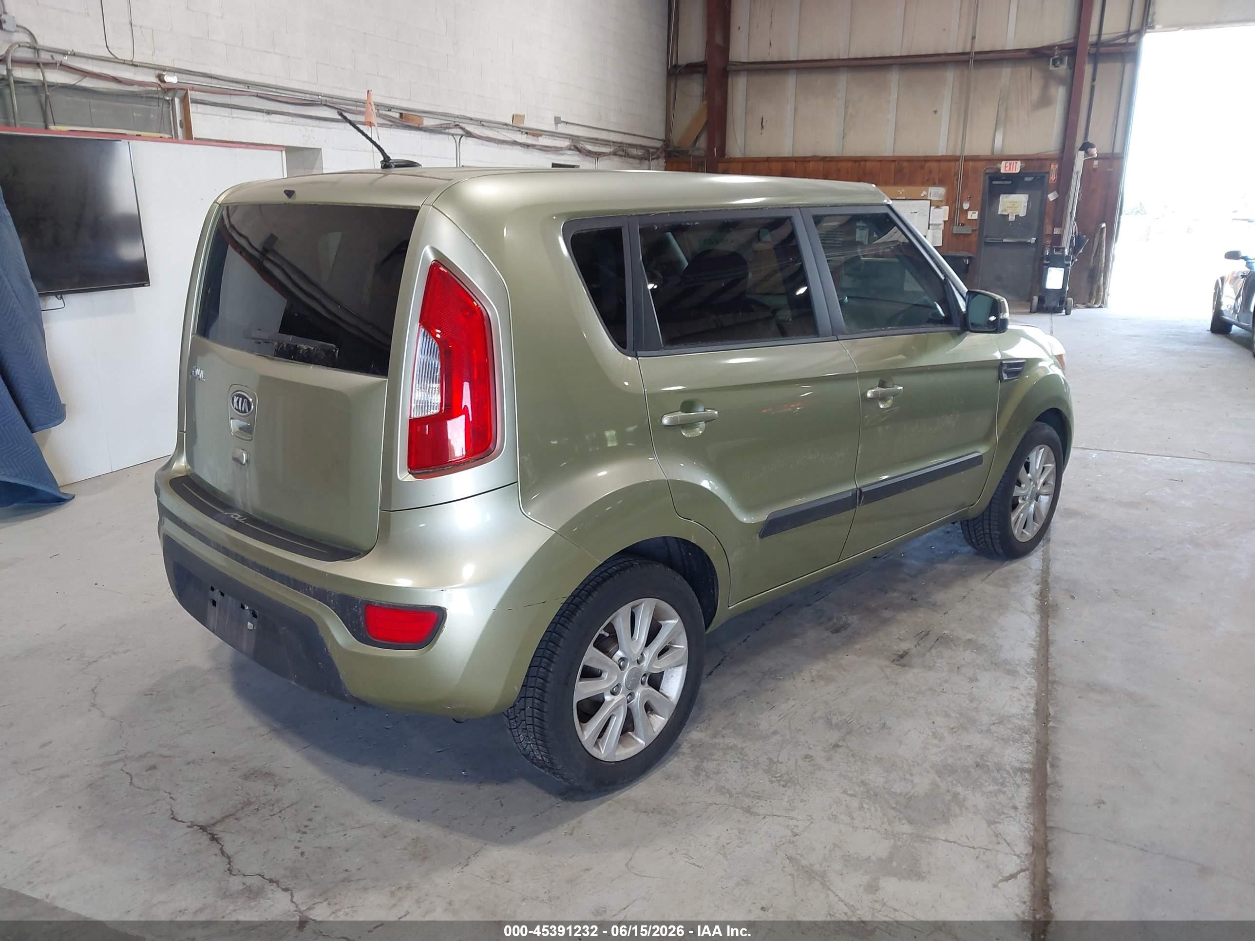 2012 Kia Soul + Green vin: KNDJT2A62C7361686