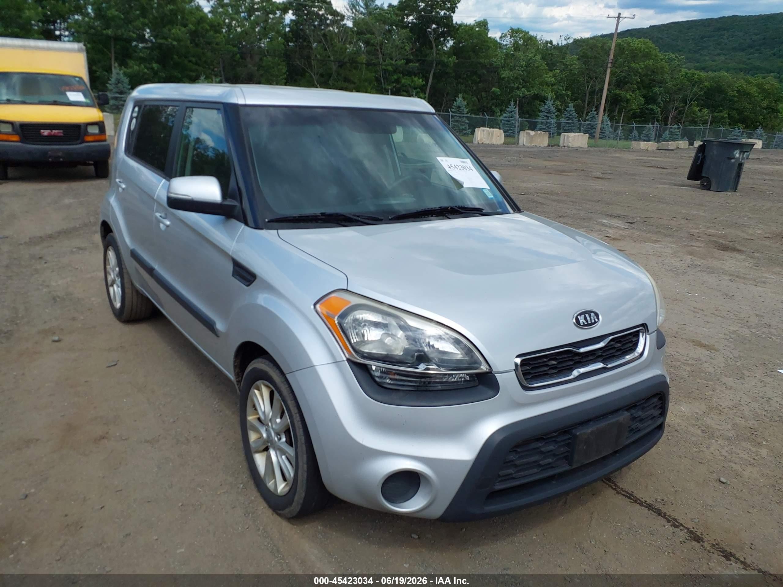 2012 Kia Soul + Silver vin: KNDJT2A62C7365429