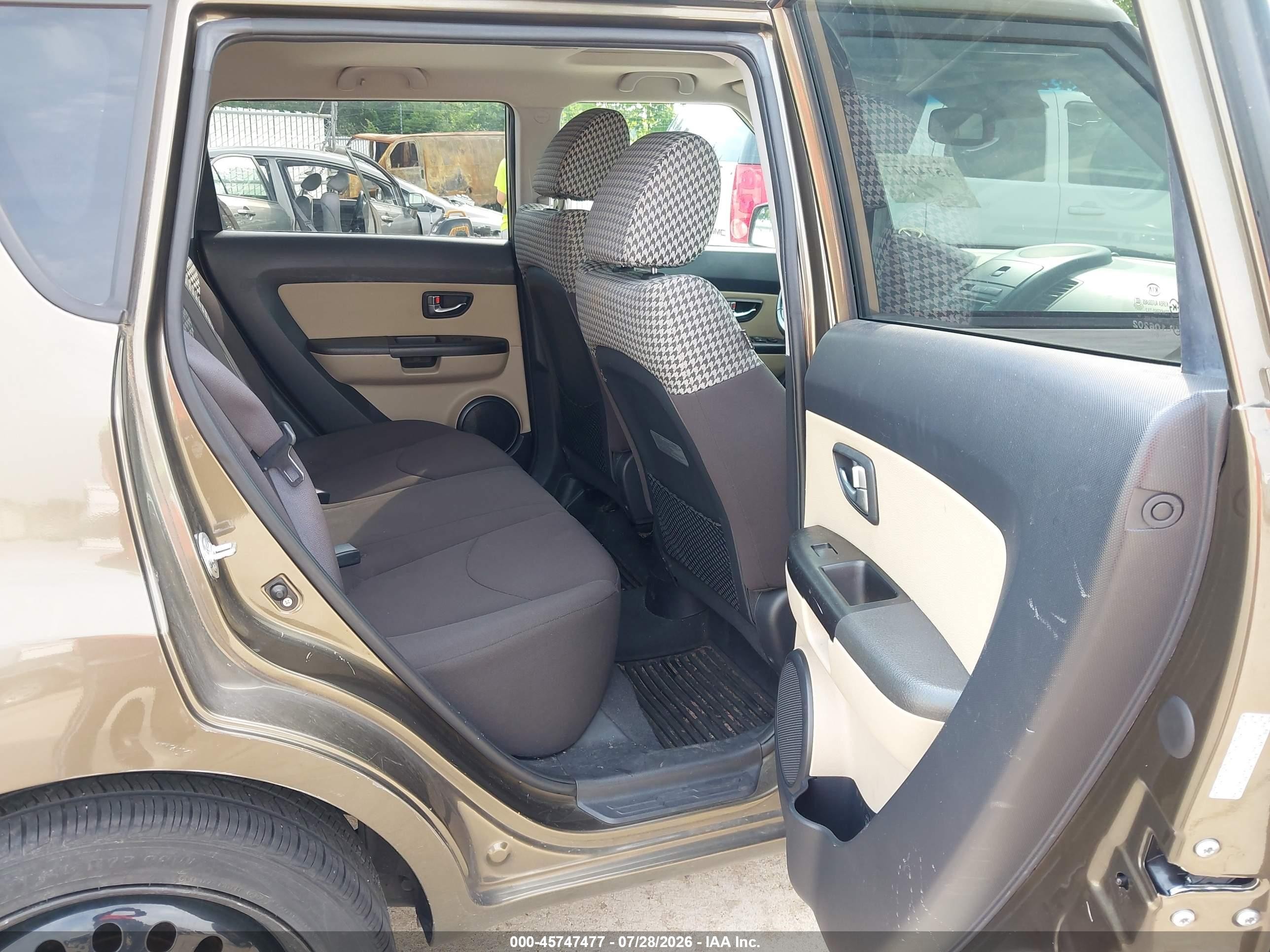 2012 Kia Soul ! Green vin: KNDJT2A62C7374180