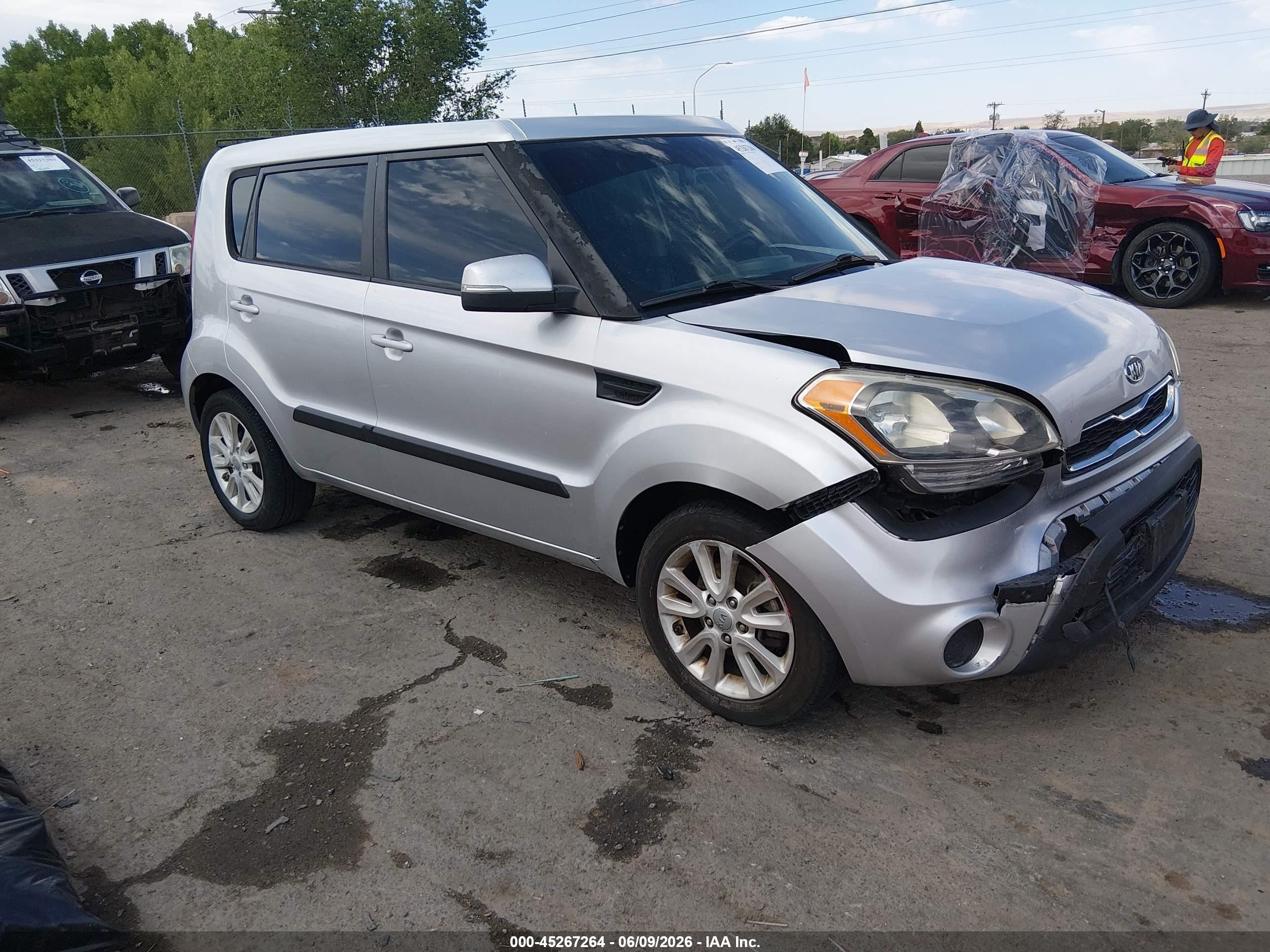 2012 Kia Soul + Серебряный vin: KNDJT2A62C7382893