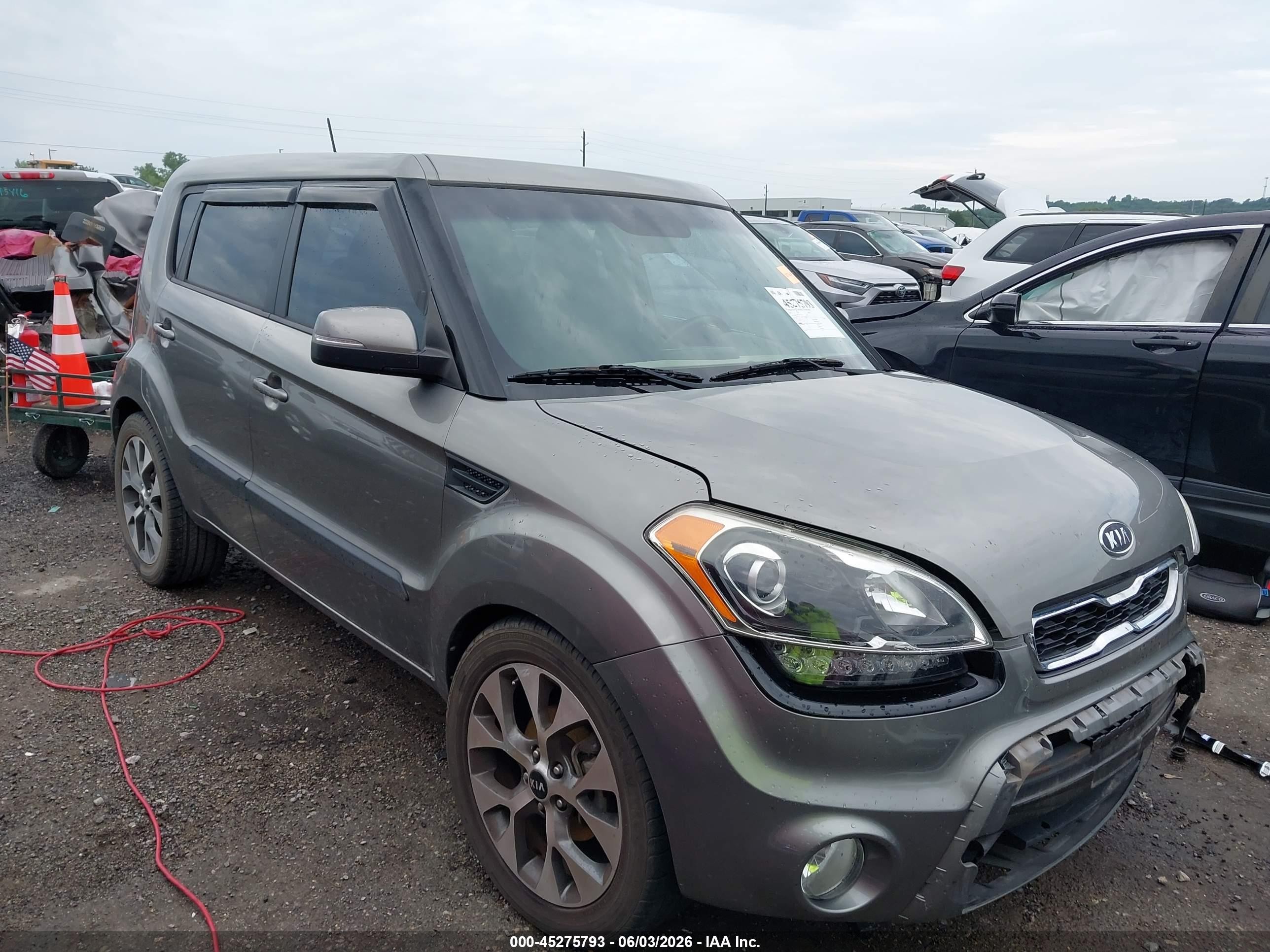2012 Kia Soul ! Gray vin: KNDJT2A62C7419280