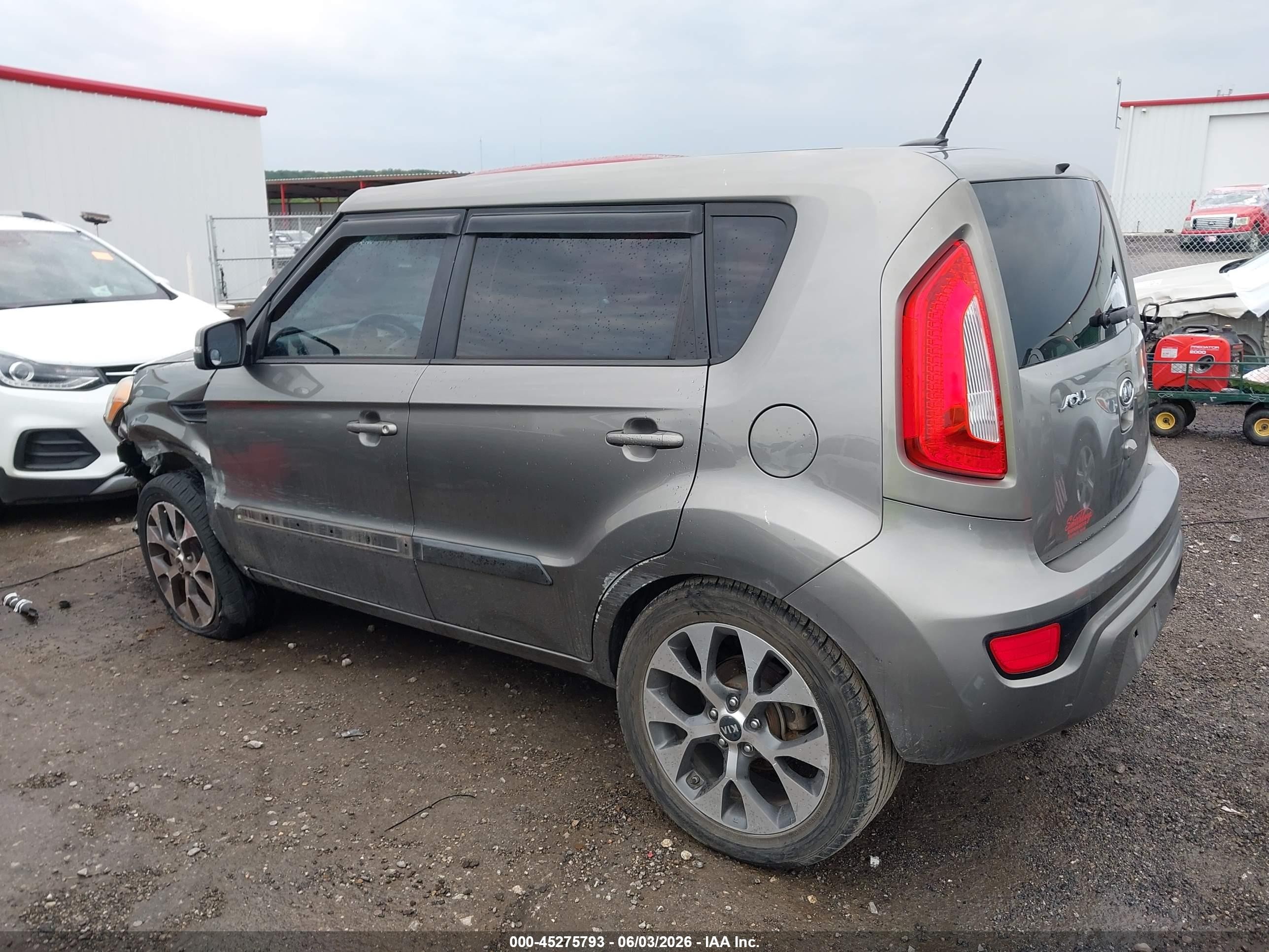 2012 Kia Soul ! Gray vin: KNDJT2A62C7419280