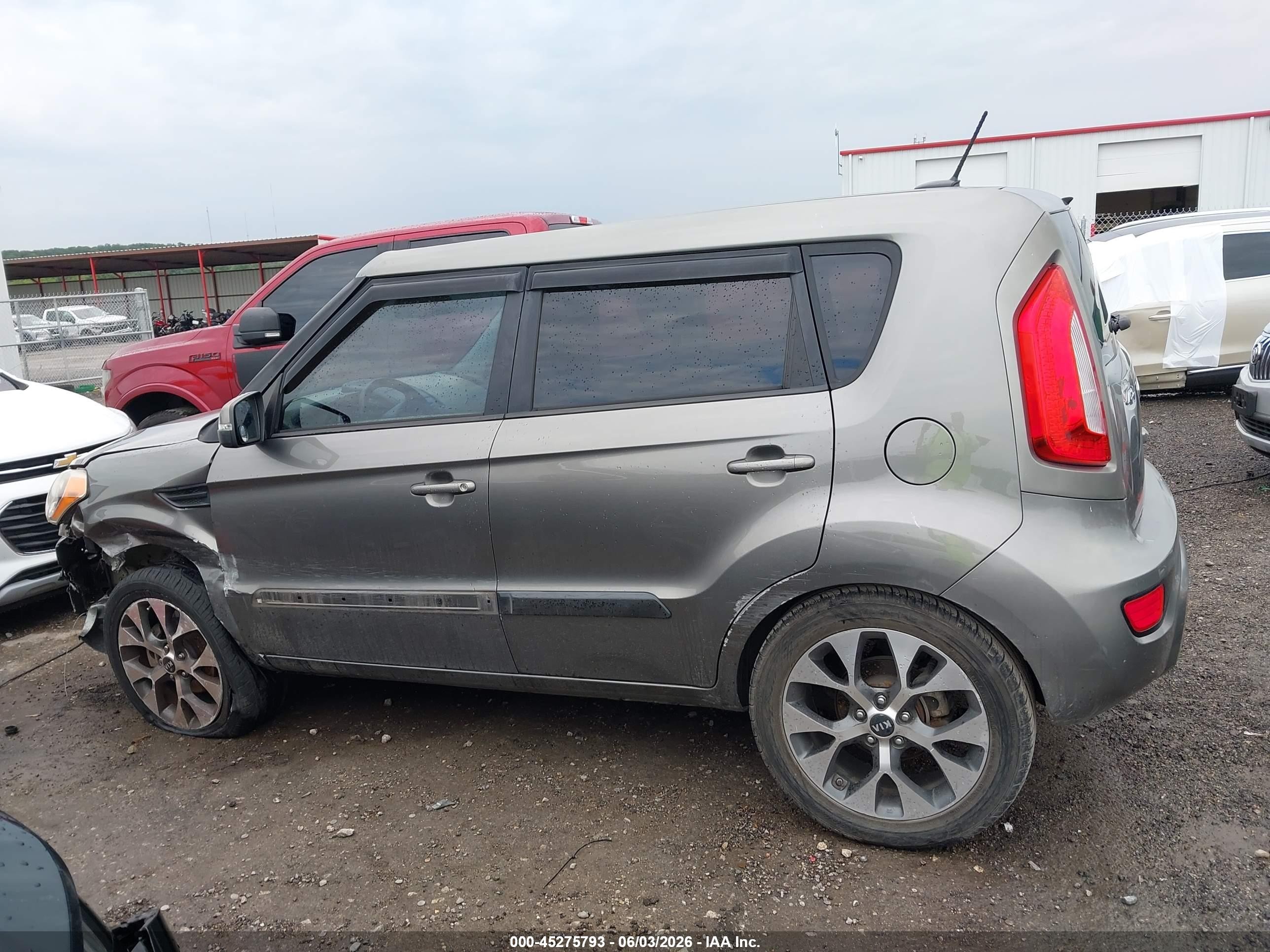 2012 Kia Soul ! Gray vin: KNDJT2A62C7419280