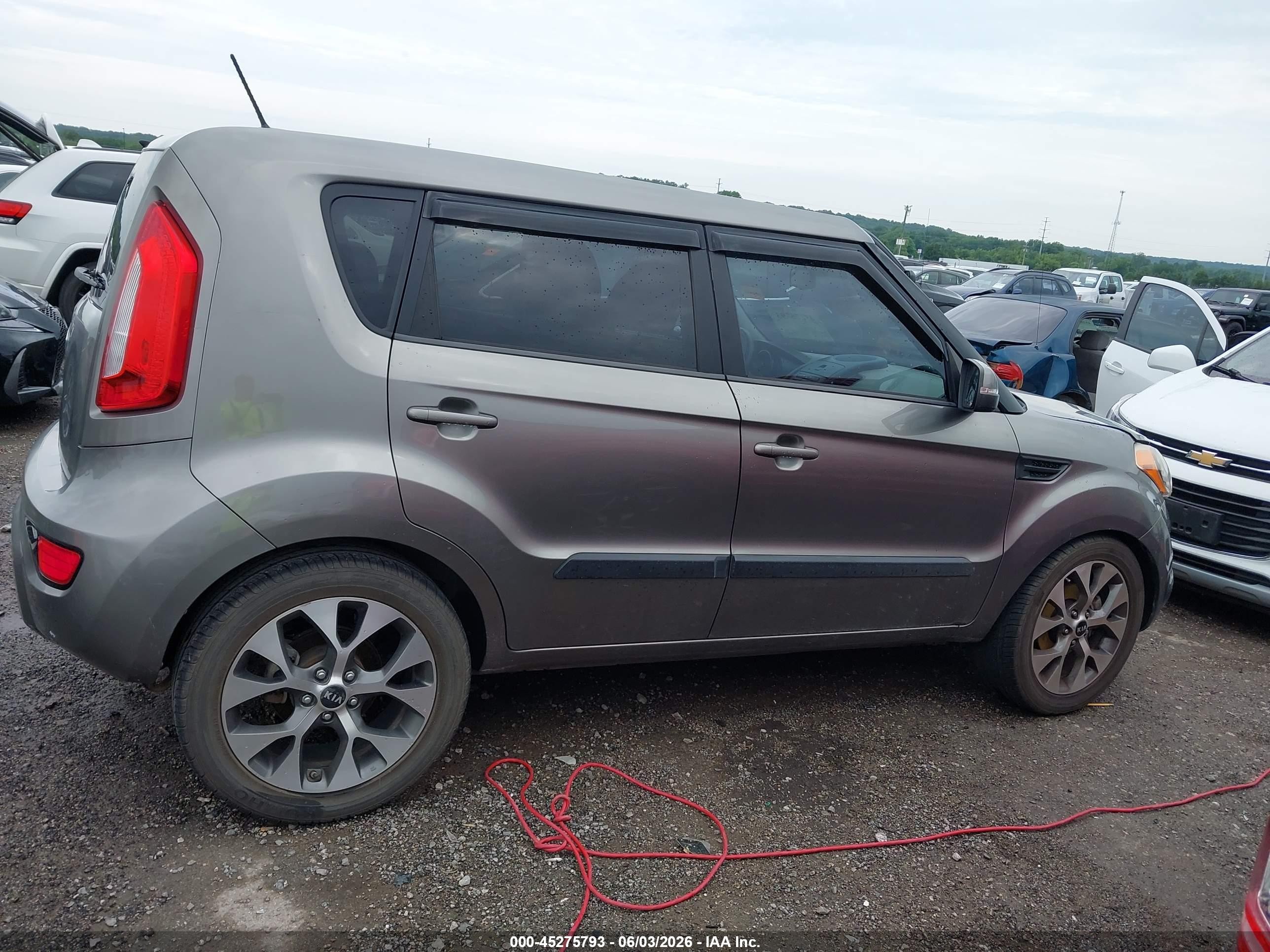2012 Kia Soul ! Gray vin: KNDJT2A62C7419280