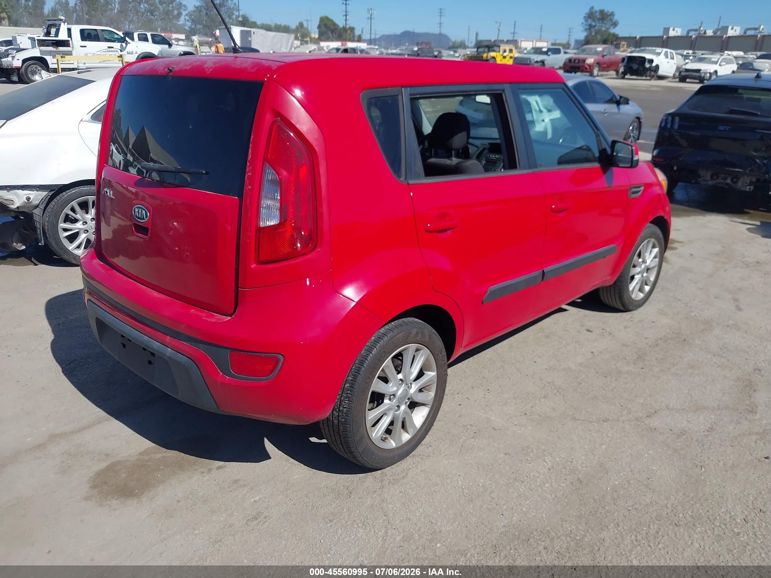 2012 Kia Soul + Красный vin: KNDJT2A62C7438265
